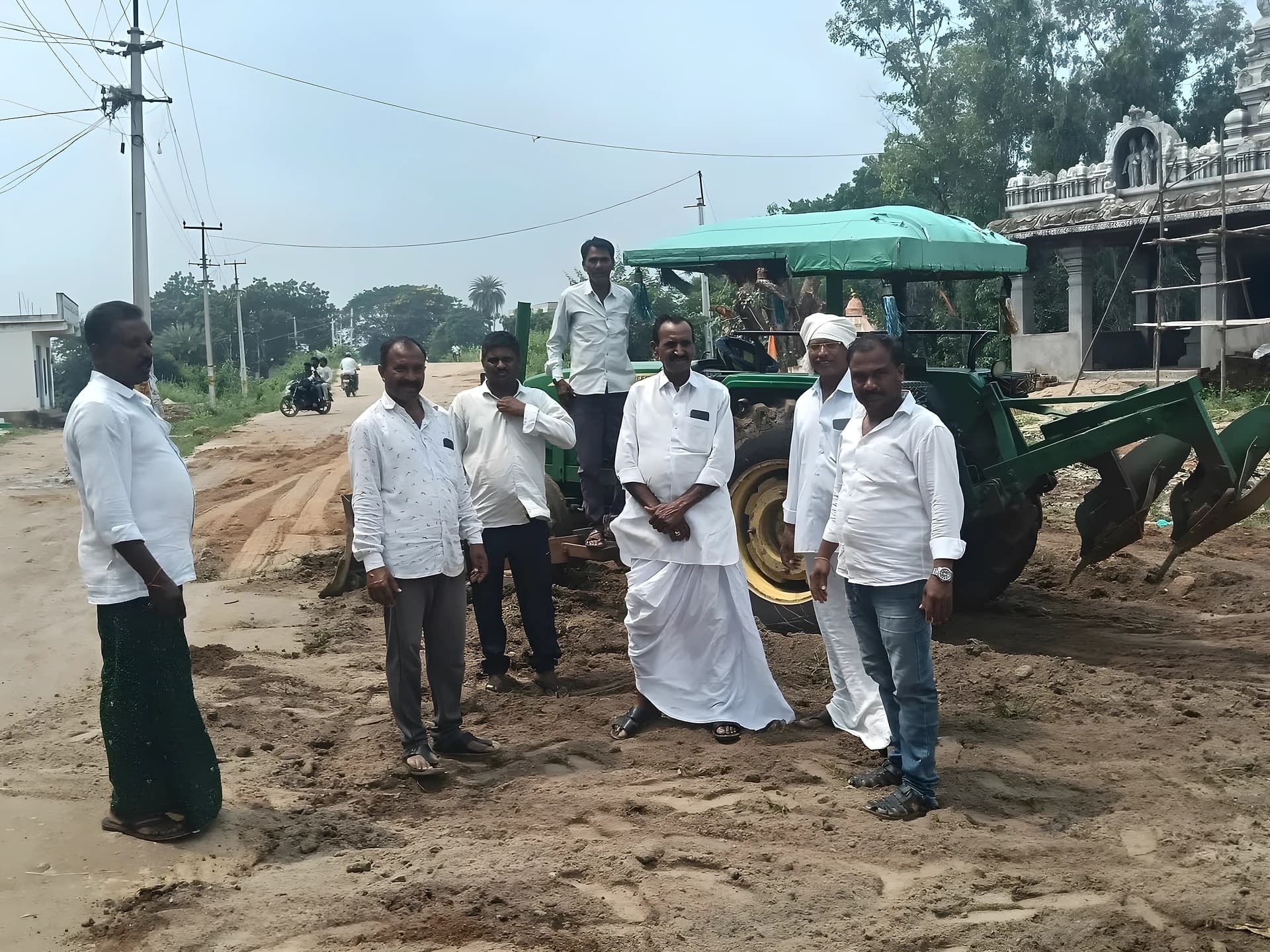 ప్రమాదకరంగా మారిన ఆర్మూర్ బైపాస్ రోడ్డు