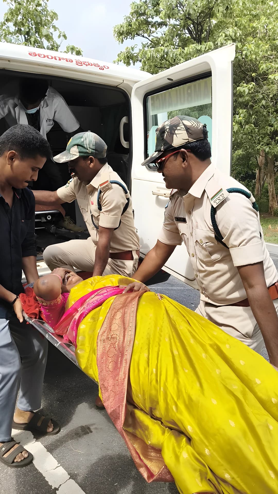 శ్రీశైలం ఘాట్ రోడ్డులో ప్రమాదం