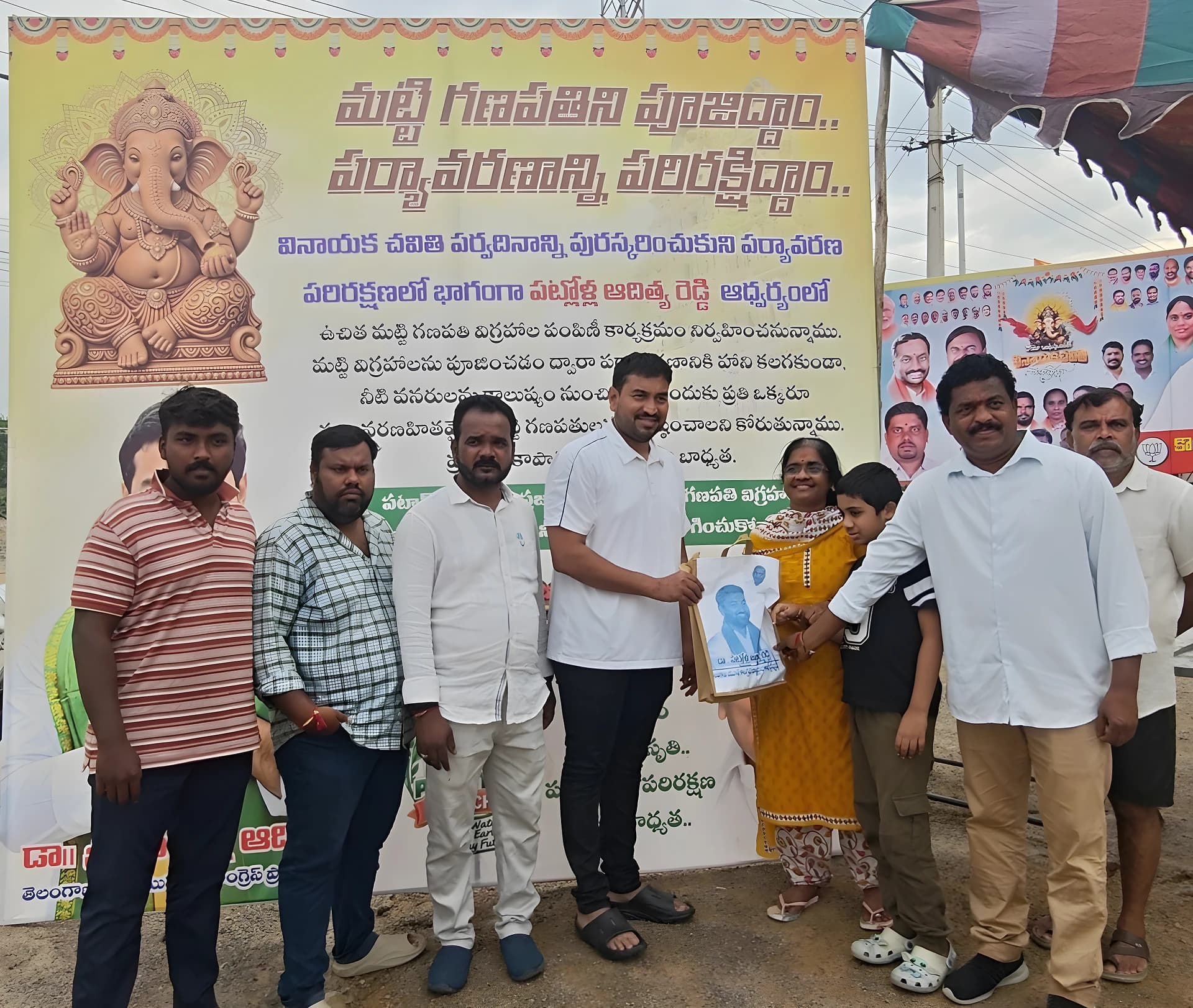 పటాన్చెరులో మట్టి గణపతులు