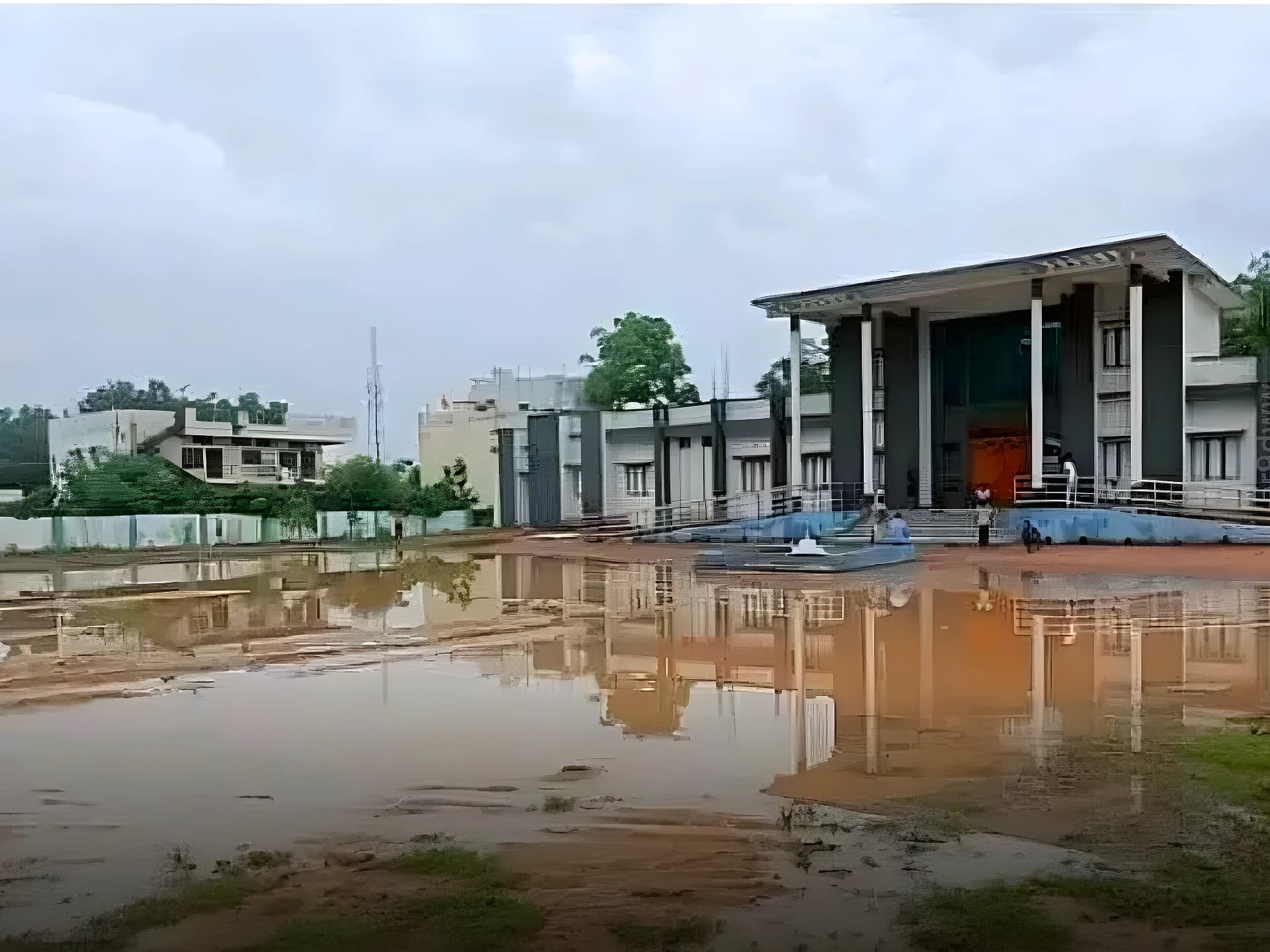 పరకాల కాలేజ్ మైదానంలో సమస్యలు.. పట్టించుకునేవారేరి?