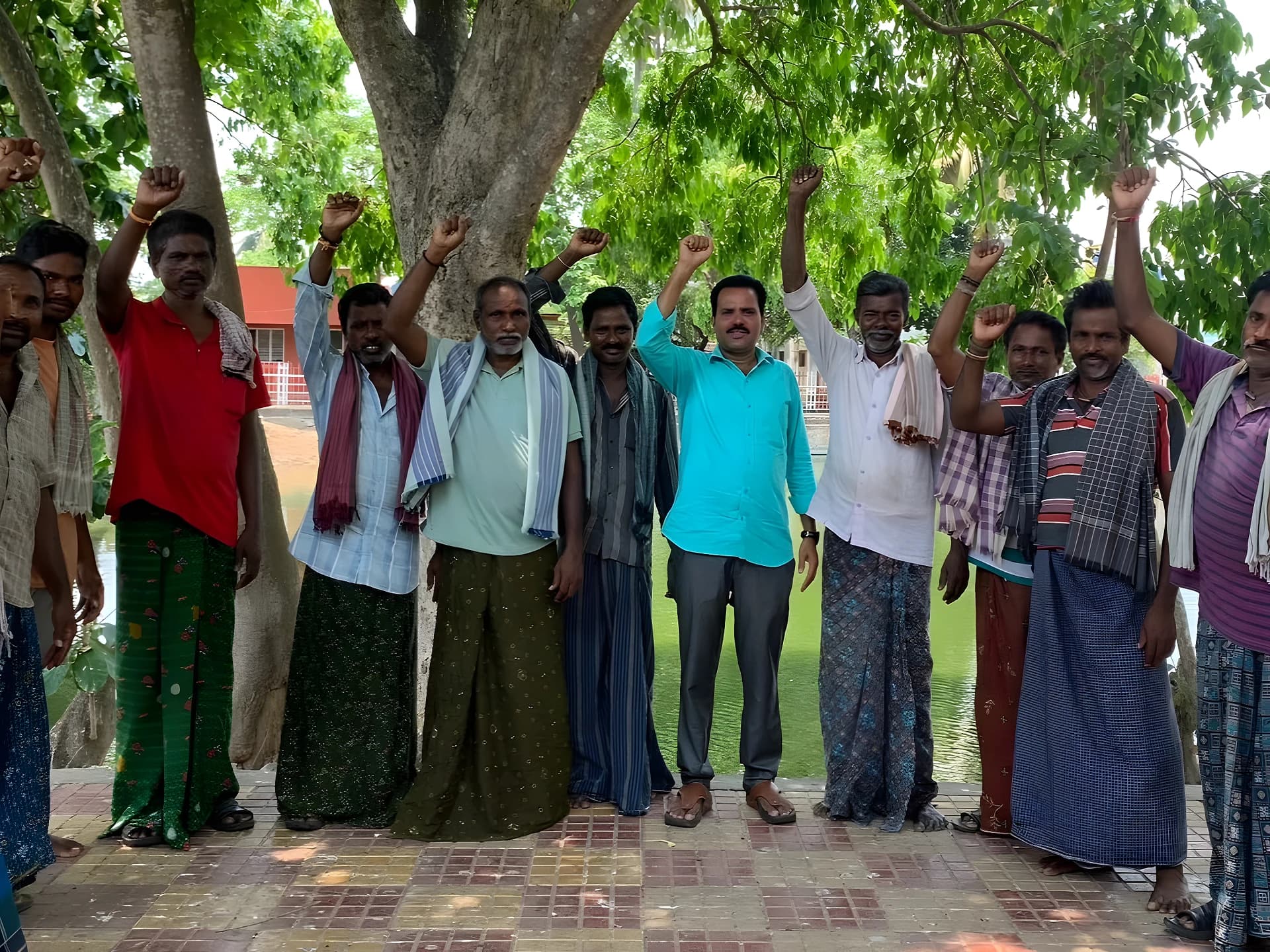 కళాసి, హమాలీ కార్మికులకు Special Law కావాలి