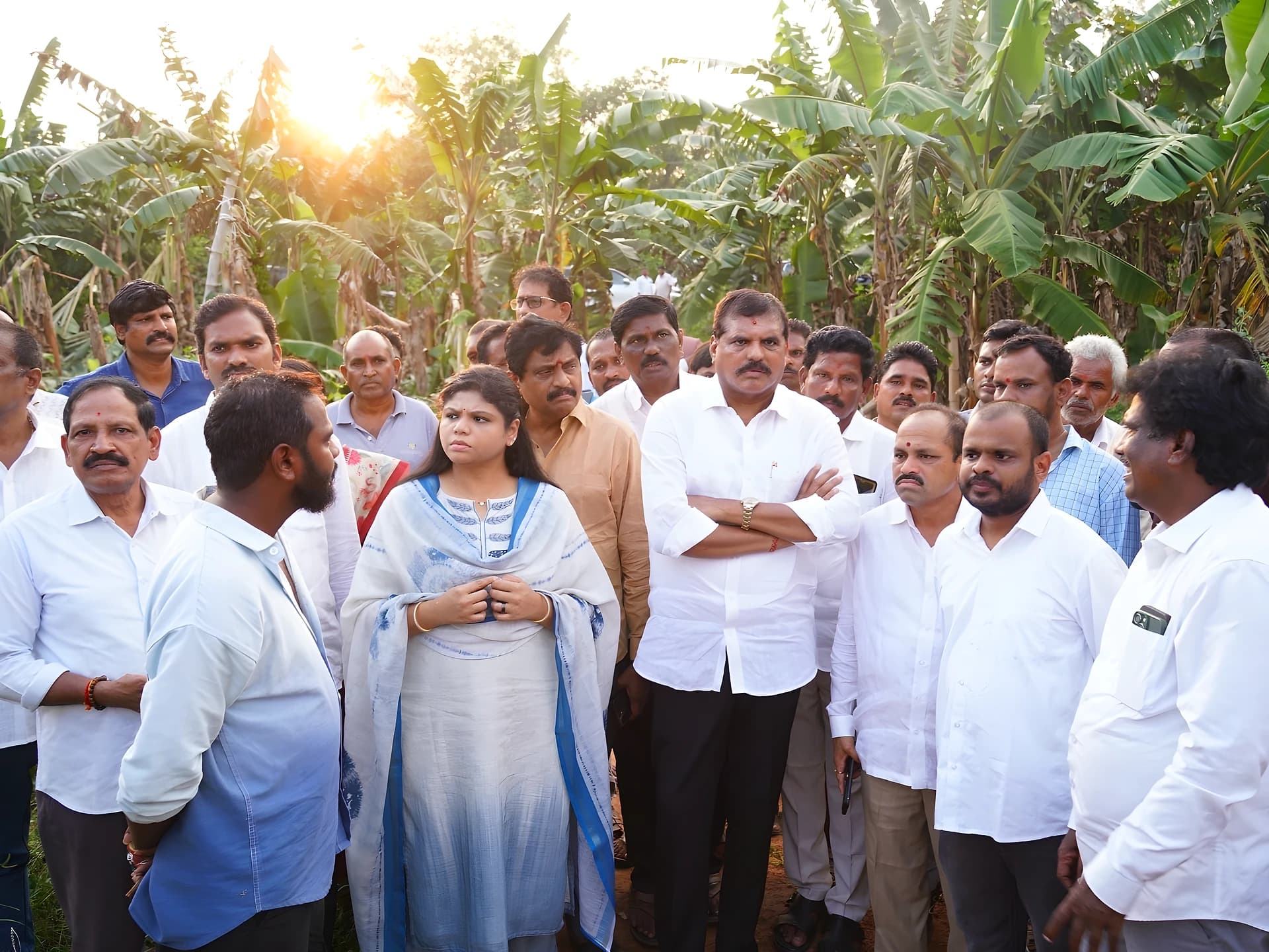 అరటి రైతులను ఆదుకోవాలి: MLC బొత్స