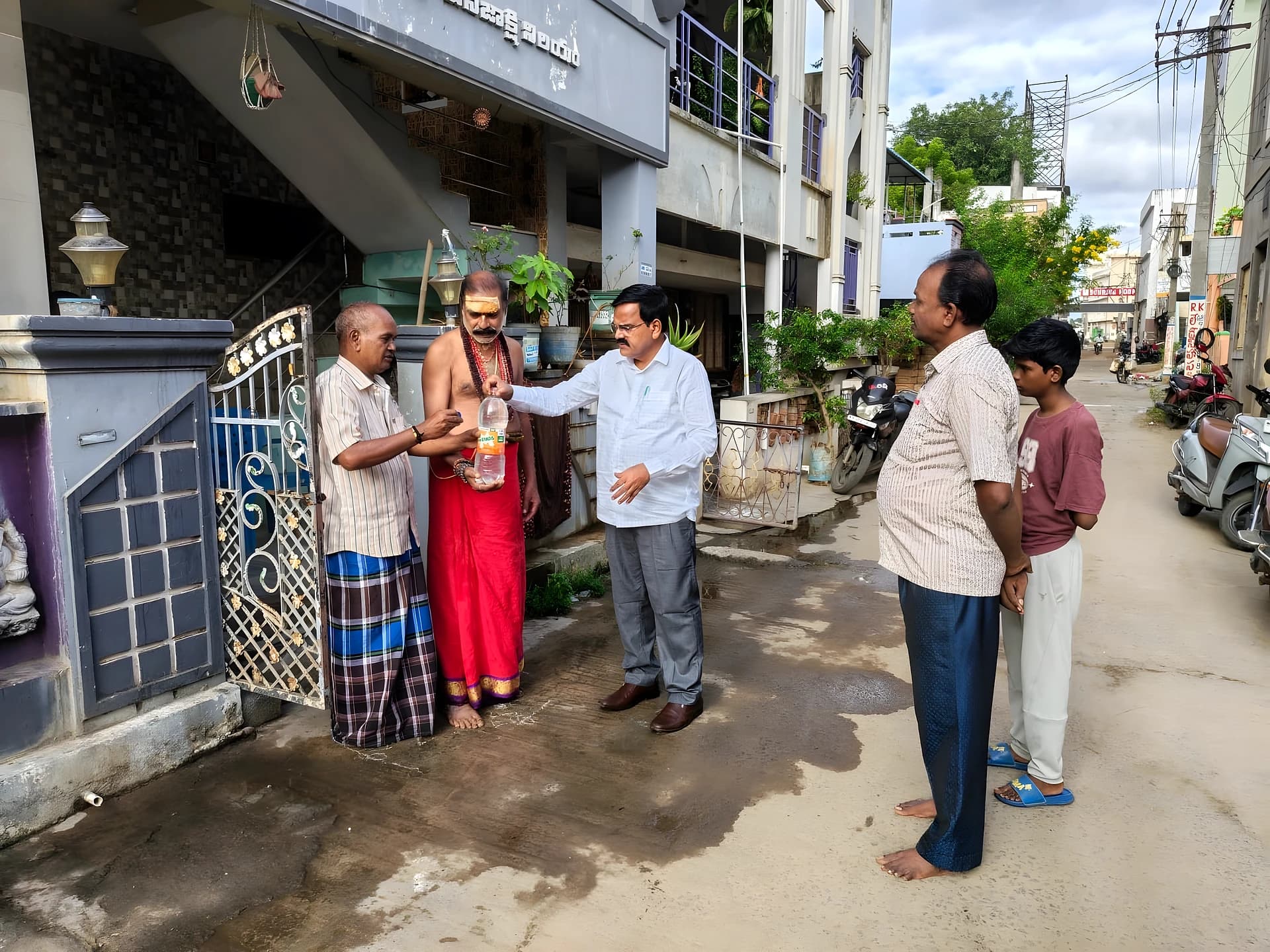 రాజాంలో తాగునీటి సరఫరాపై కమిషనర్ పరిశీలన