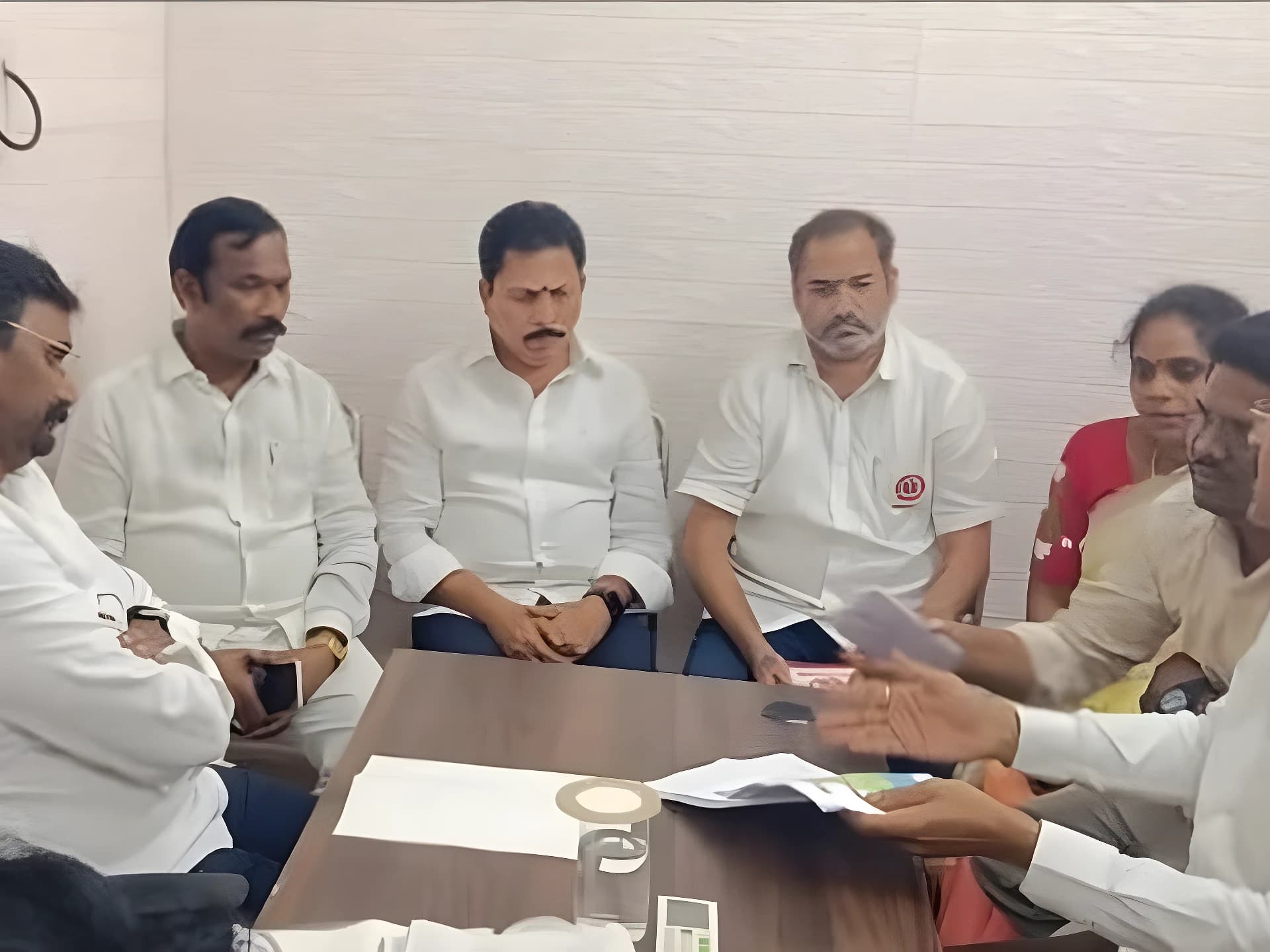 రాజాం ఎమ్మెల్యేతో జనసేన నేతల భేటీ
