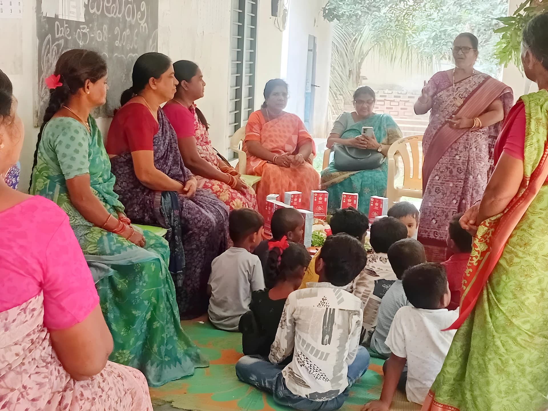 బేతుపల్లి అంగన్వాడీలో అక్షరాభ్యాసాలు