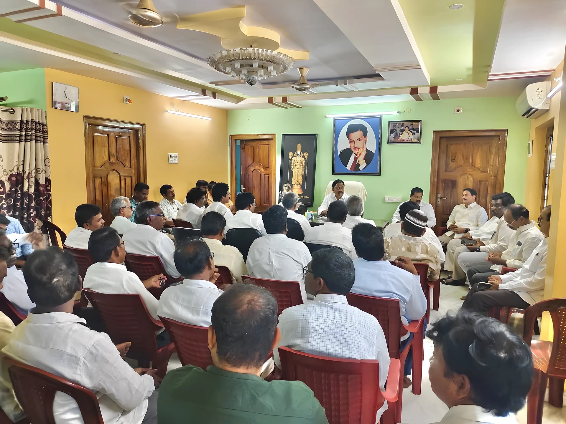 ప్రభుత్వం ముందస్తు చర్యలు చేపట్టాలి: వెంకట వీరయ్య