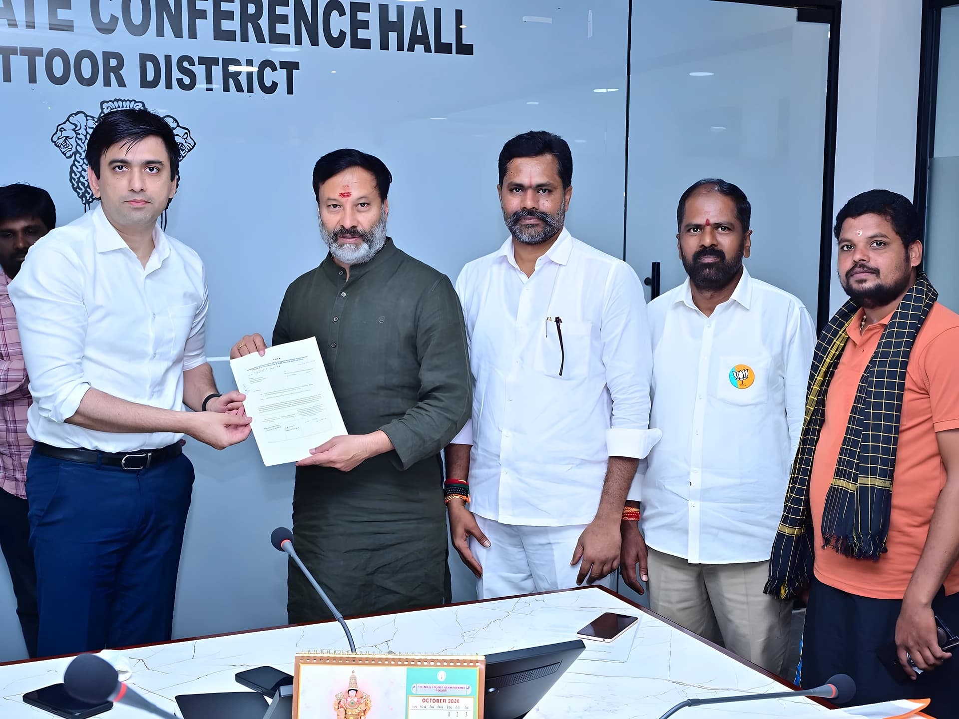 చిత్తూరులో నామినేషన్ల జోరు