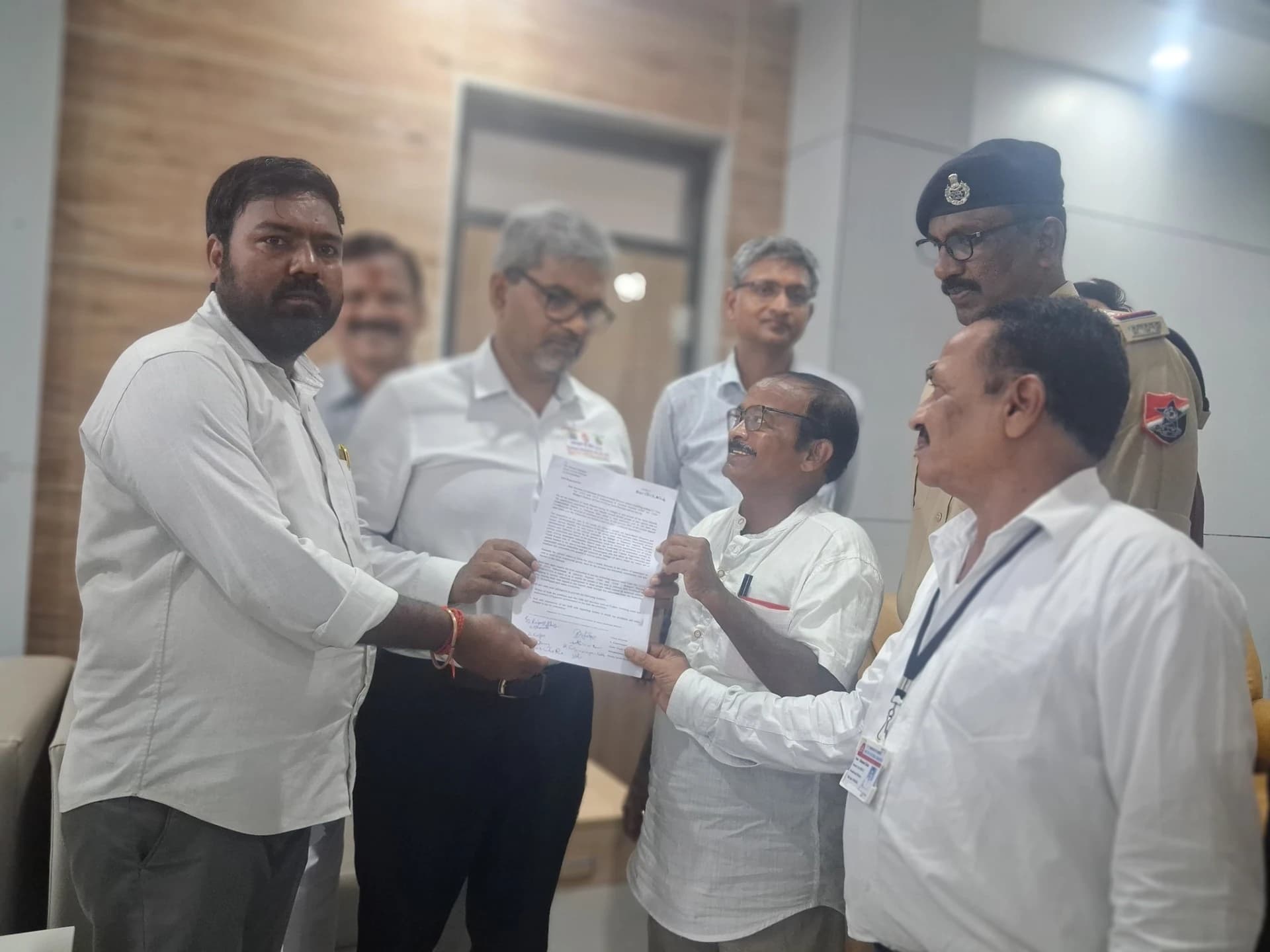 ఇక్కడ శాతవాహన ఆపాల్సిందే.. ప్రజల డిమాండ్