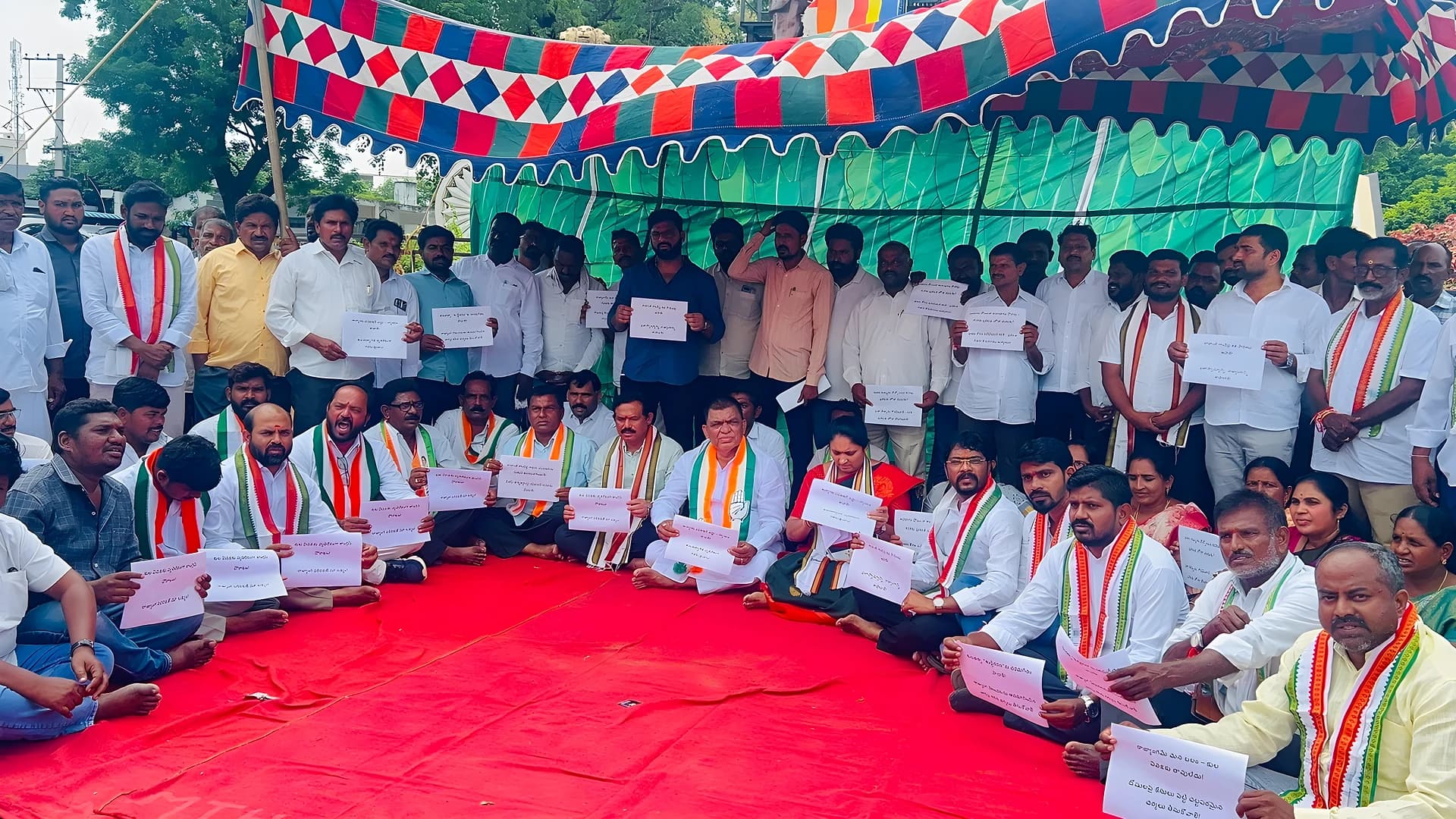 రాహుల్ గాంధీపై కేసు.. సిగ్గుచేటు!