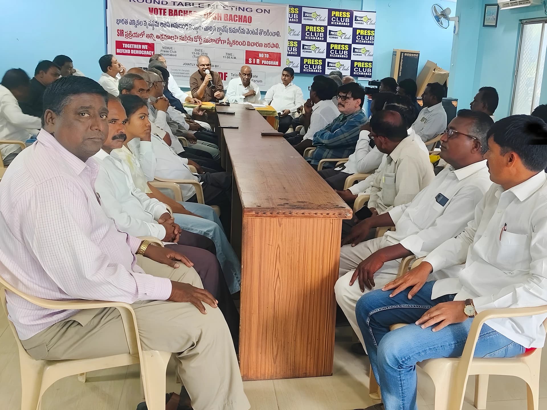 నిజామాబాద్ ప్రెస్ క్లబ్లో రౌండ్ టేబుల్ మీటింగ్