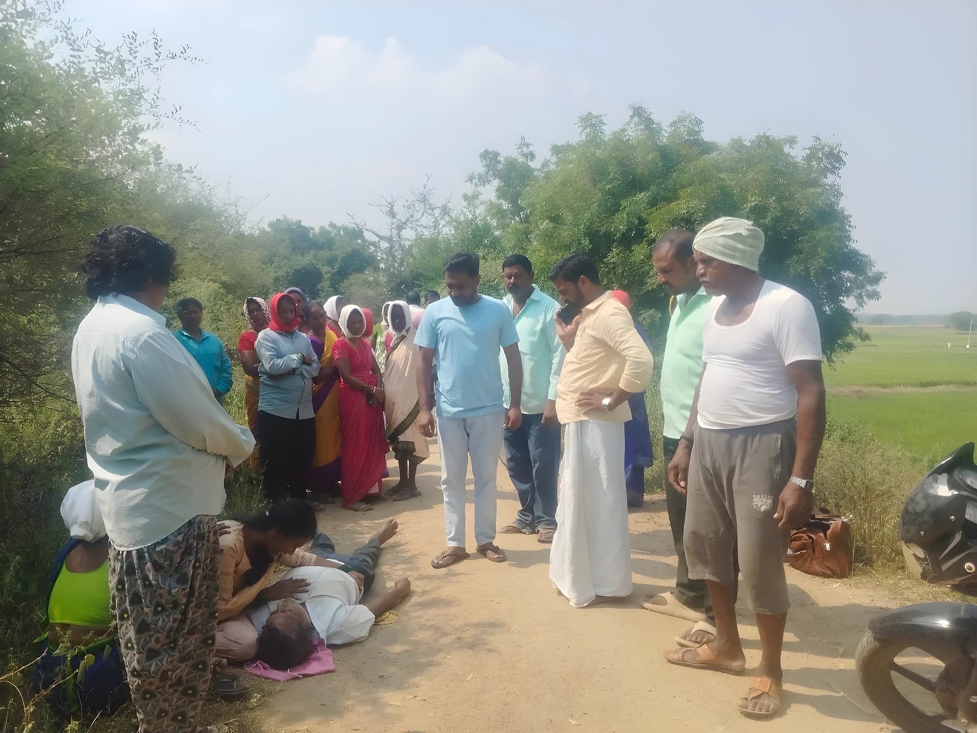 ఉపాధి పనులకు వెళ్లి ప్రాణాలు కోల్పోయిన కూలీ