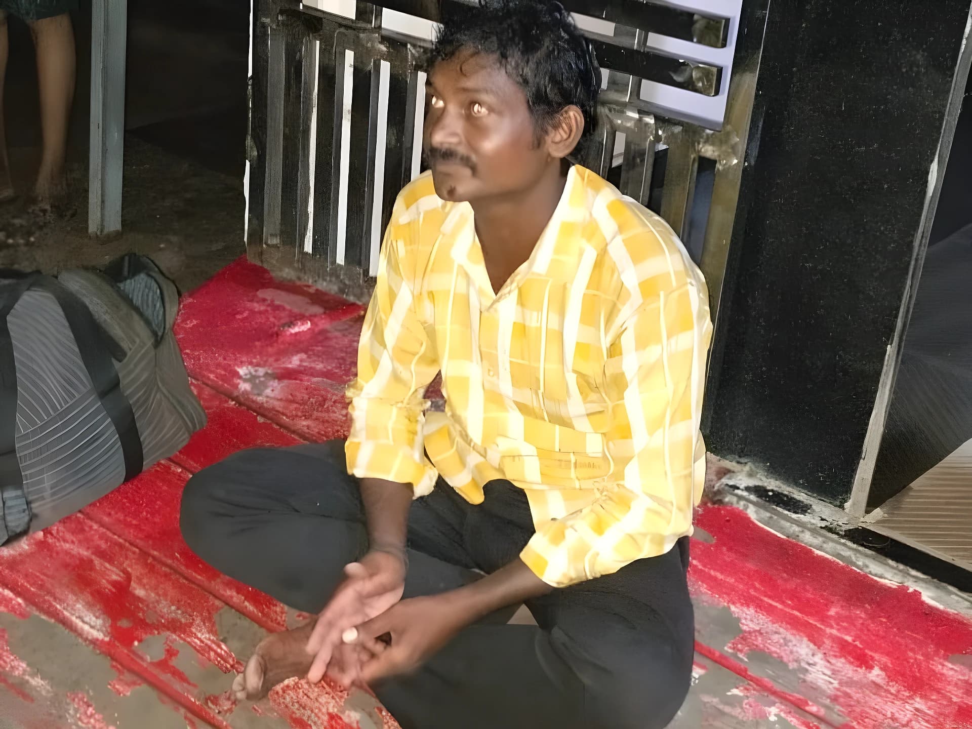 చోరీ చేసేందుకు వచ్చి దొరికిపోయాడు