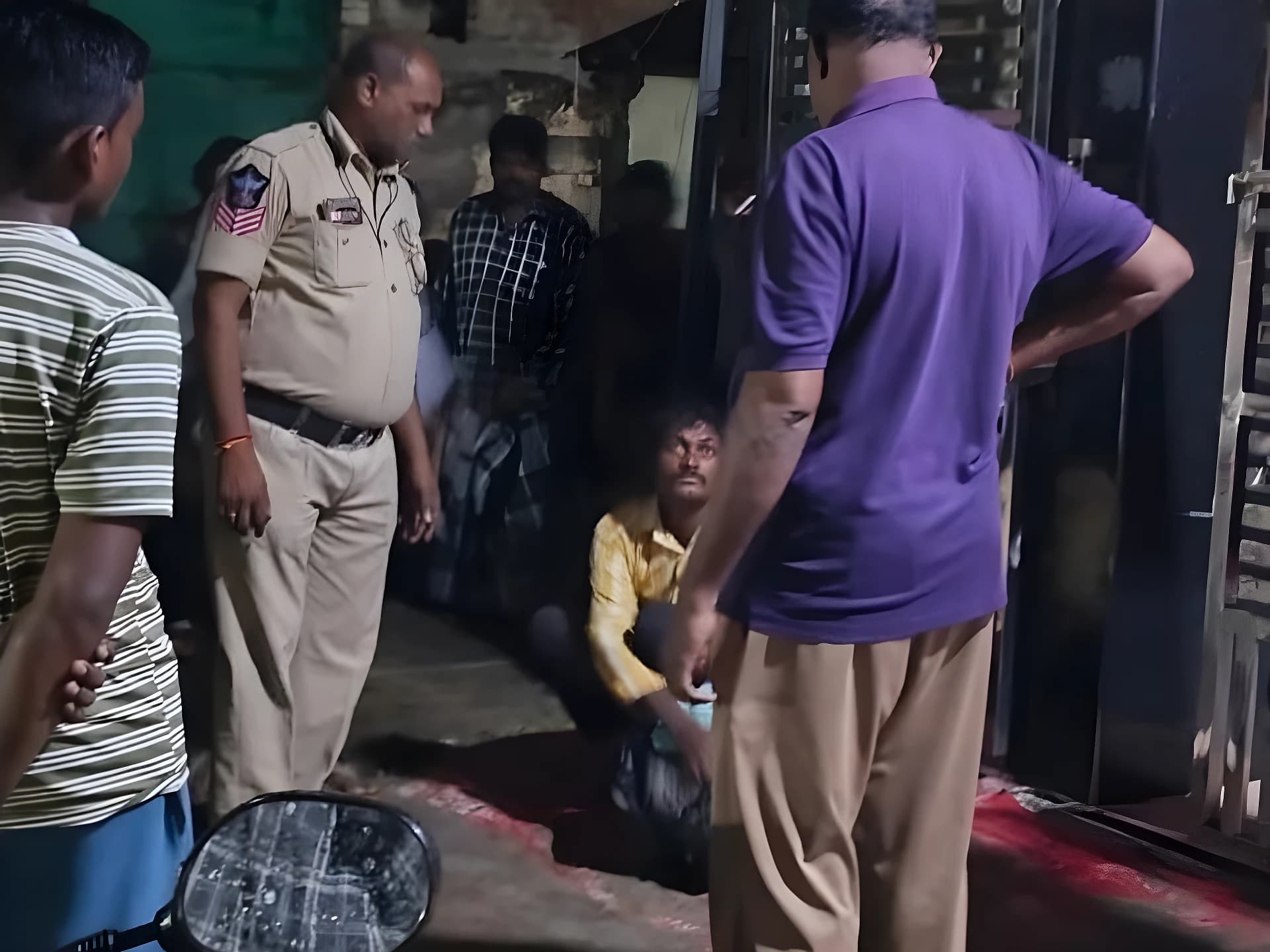 చోరీ చేసేందుకు వచ్చి దొరికిపోయాడు
