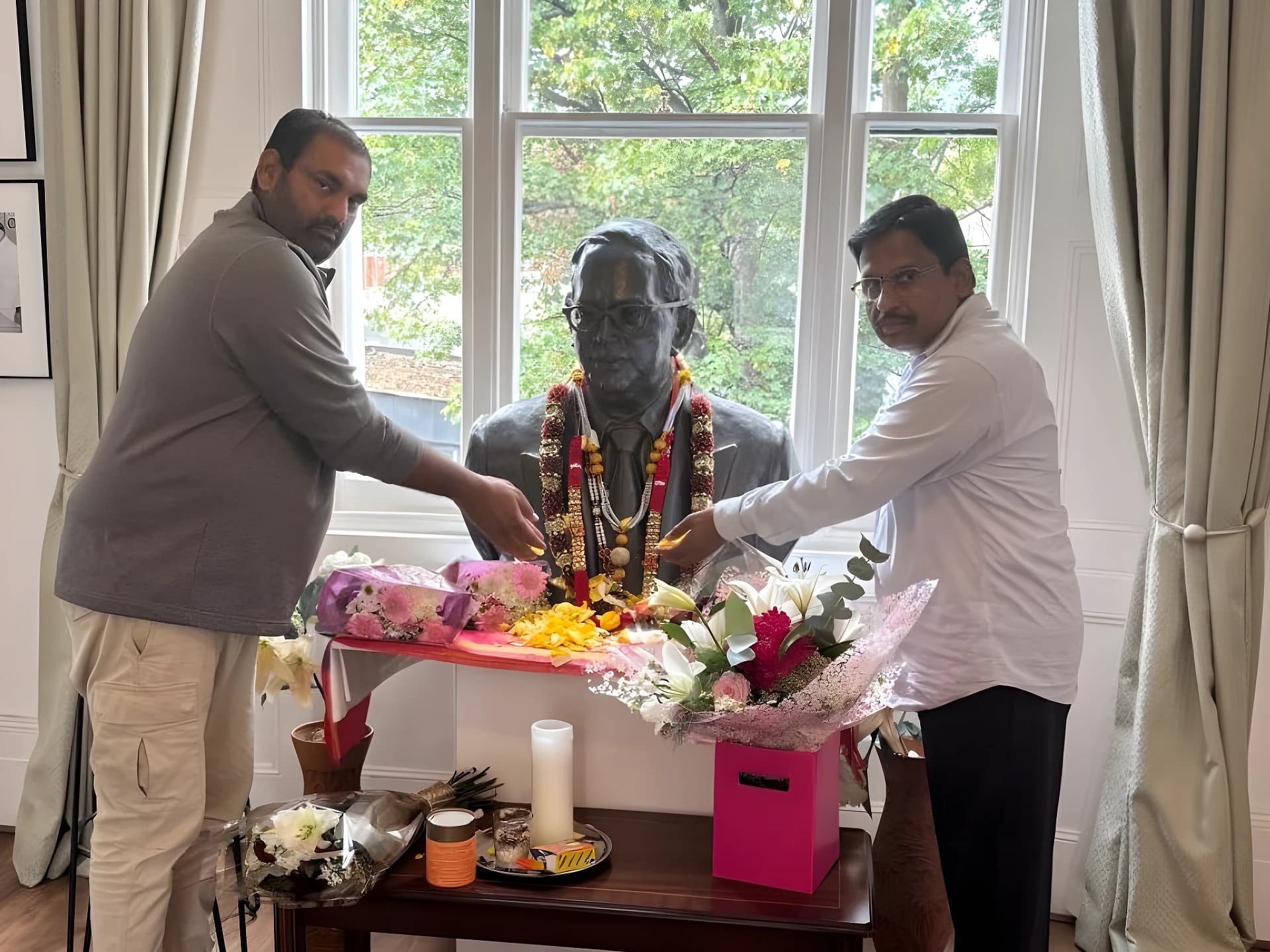 లండన్లో అంబేద్కర్ భవనాన్ని సందర్శించిన తెలంగాణ MLAలు