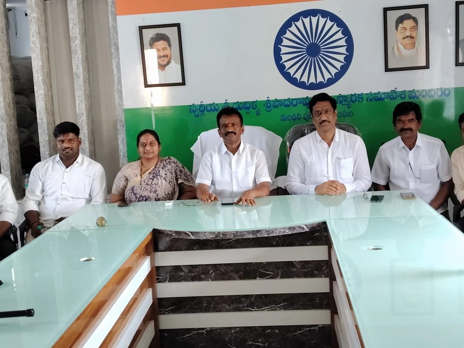 అభివృద్ధిపై మాజీ ఎమ్మెల్యే ఆరోపణలు