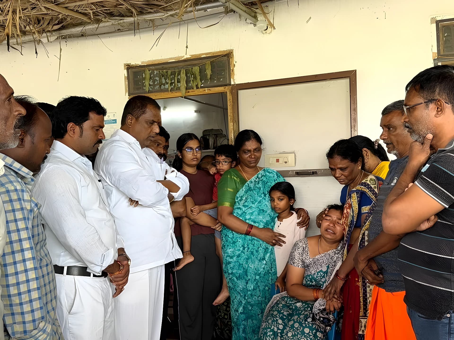 పార్టీలకతీతంగా మానవత్వం.. మంత్రి అడ్లూరి స్పందన!