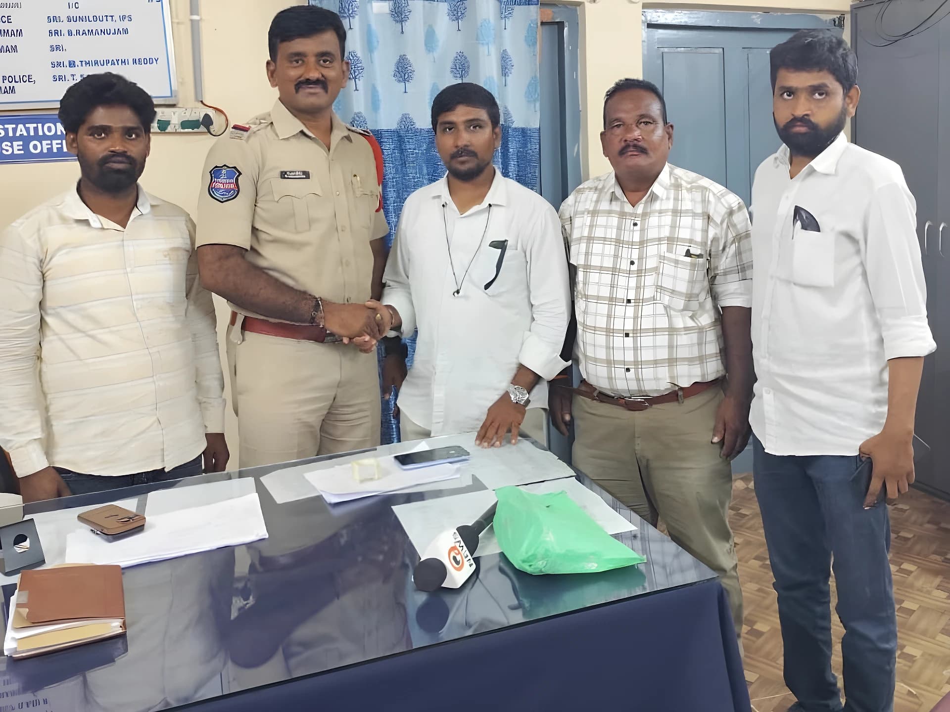 ప్రెస్ క్లబ్ కొత్త కమిటీకి SI విషెస్..!