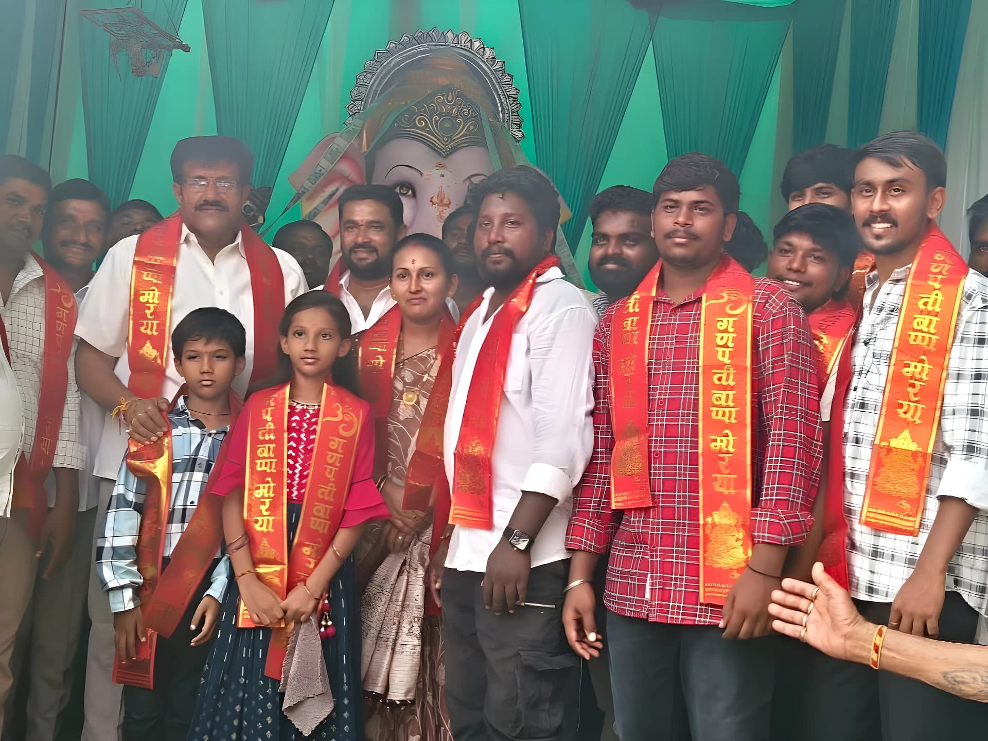 సుబ్లేడ్లో అన్నదానం