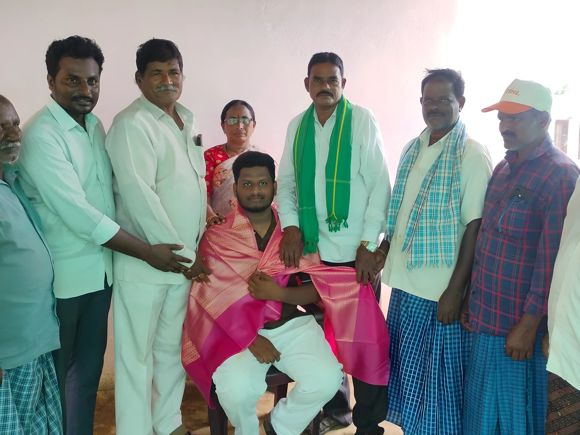 పేదరికాన్ని జయించి ఎంబీబీఎస్ సాధించిన సాయి వరుణ్