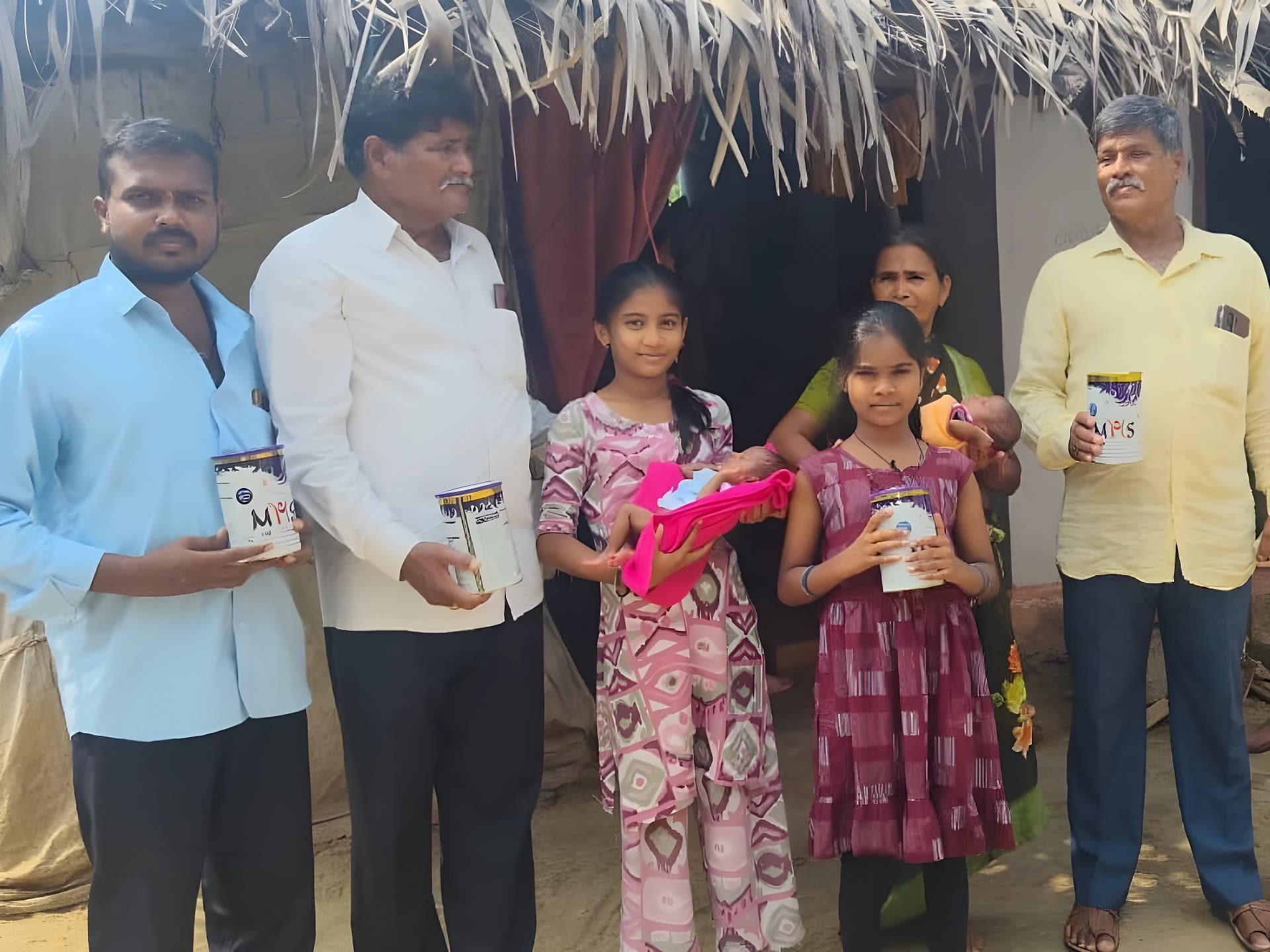 కవల పిల్లల పోషణకు సాయం