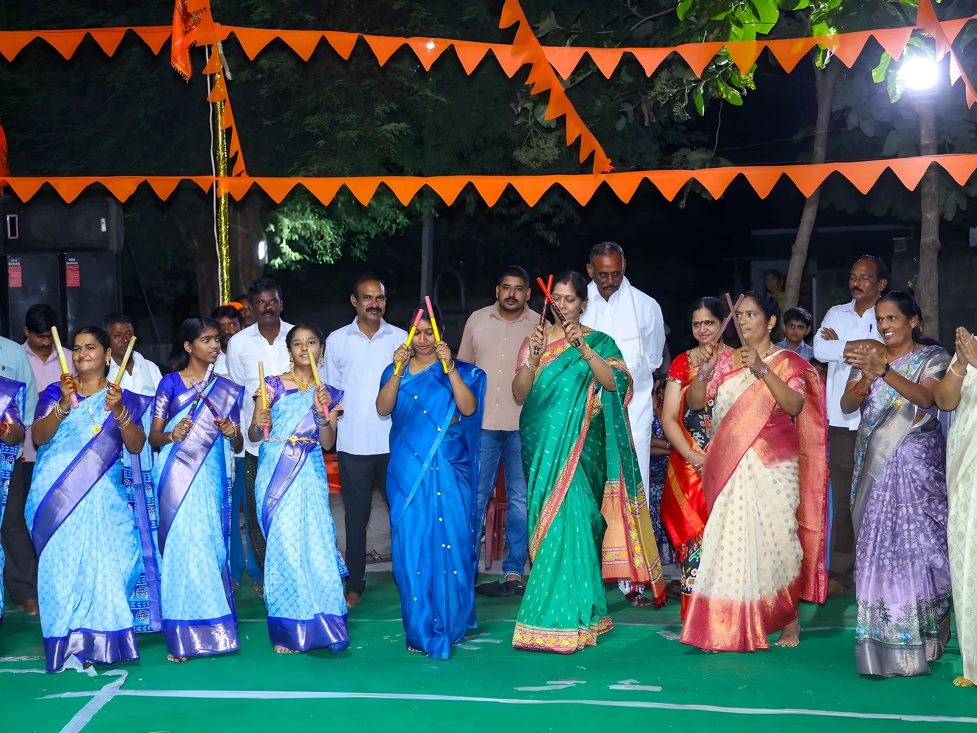 గువ్వలగూడెం, నాయకన్గూడెంలో బతుకమ్మ సంబరాలు