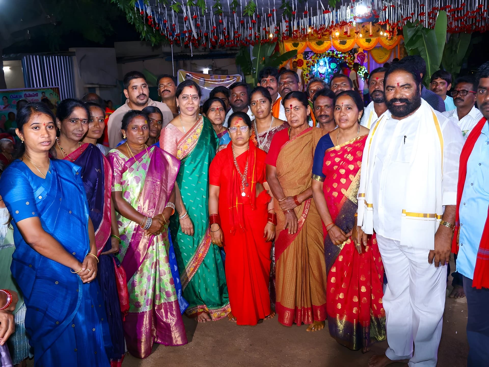 దేవీ నవరాత్రి ఉత్సవాల్లో మాధురమ్మ ప్రత్యేక పూజలు