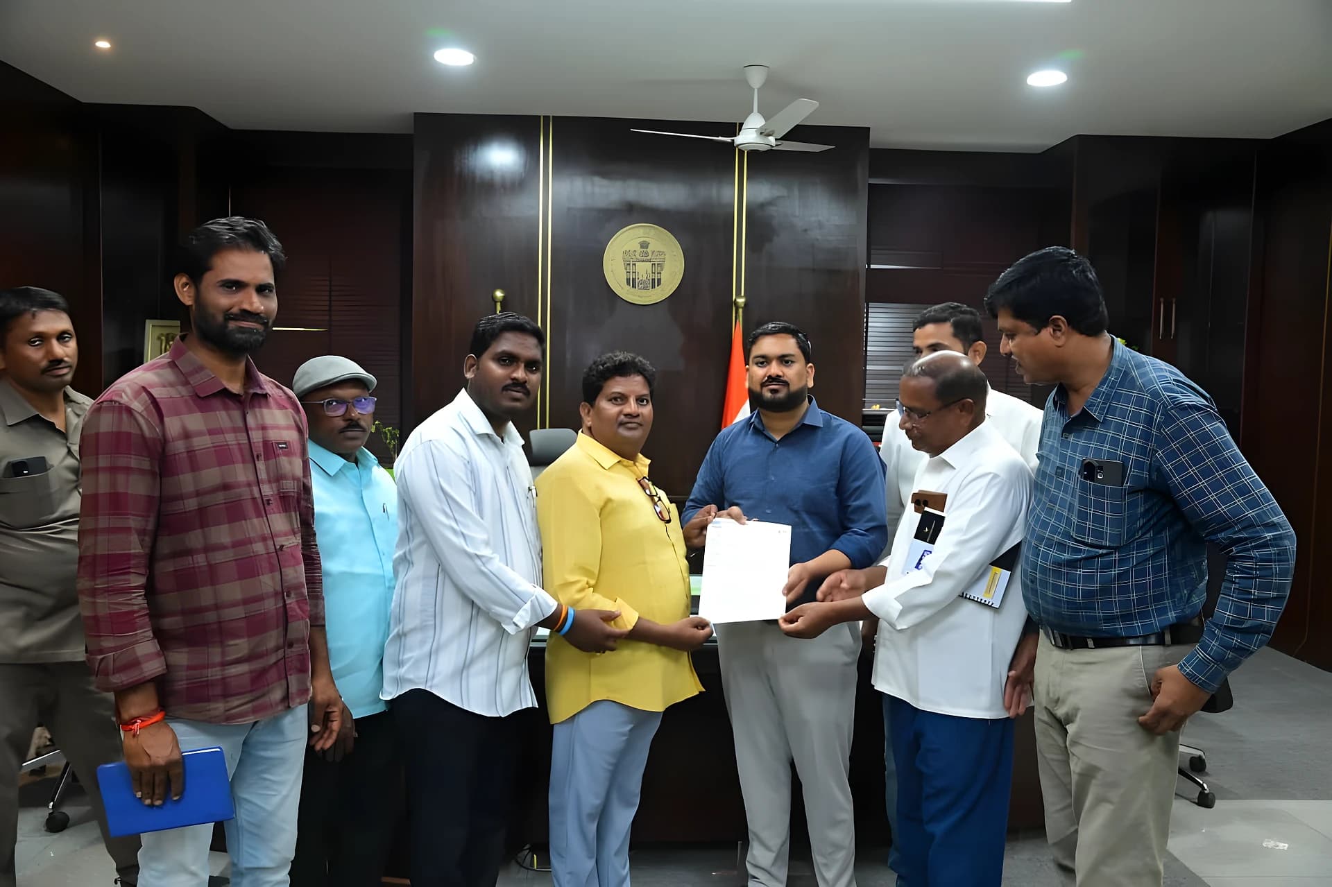 కలెక్టర్కు జర్నలిస్టుల పిటిషన్..