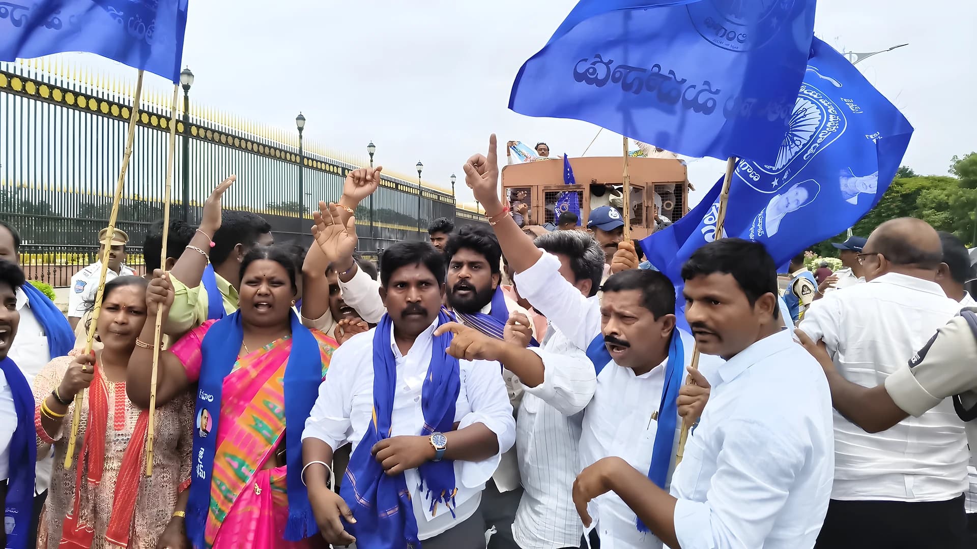 మాలల ఛలో సెక్రటేరియట్ ఉద్రిక్తం