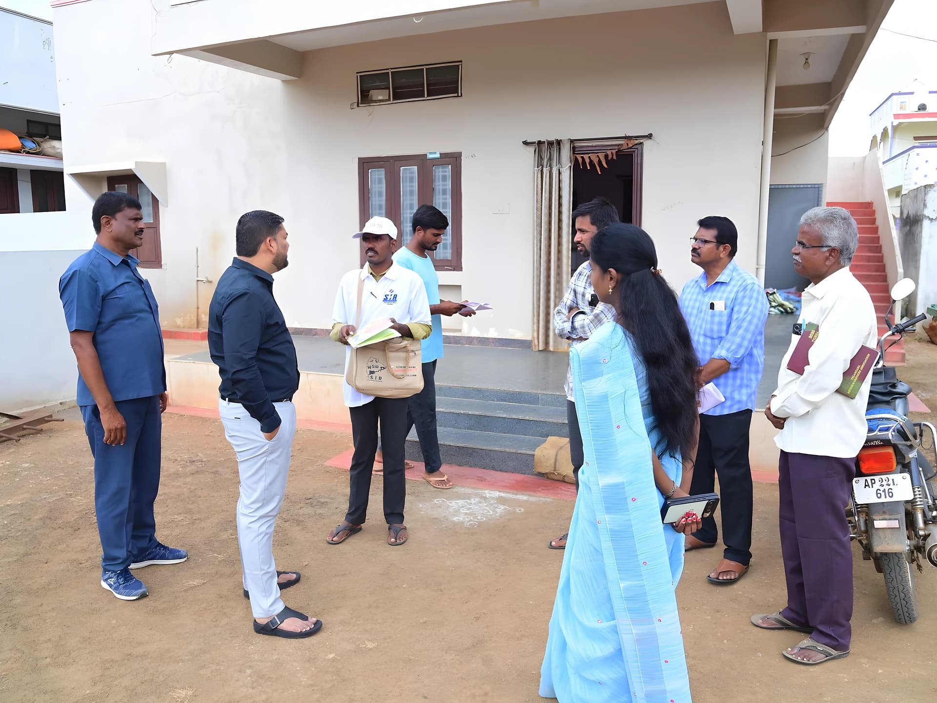 10 రోజుల్లో భూ రీసర్వే పూర్తి చేయాలి
