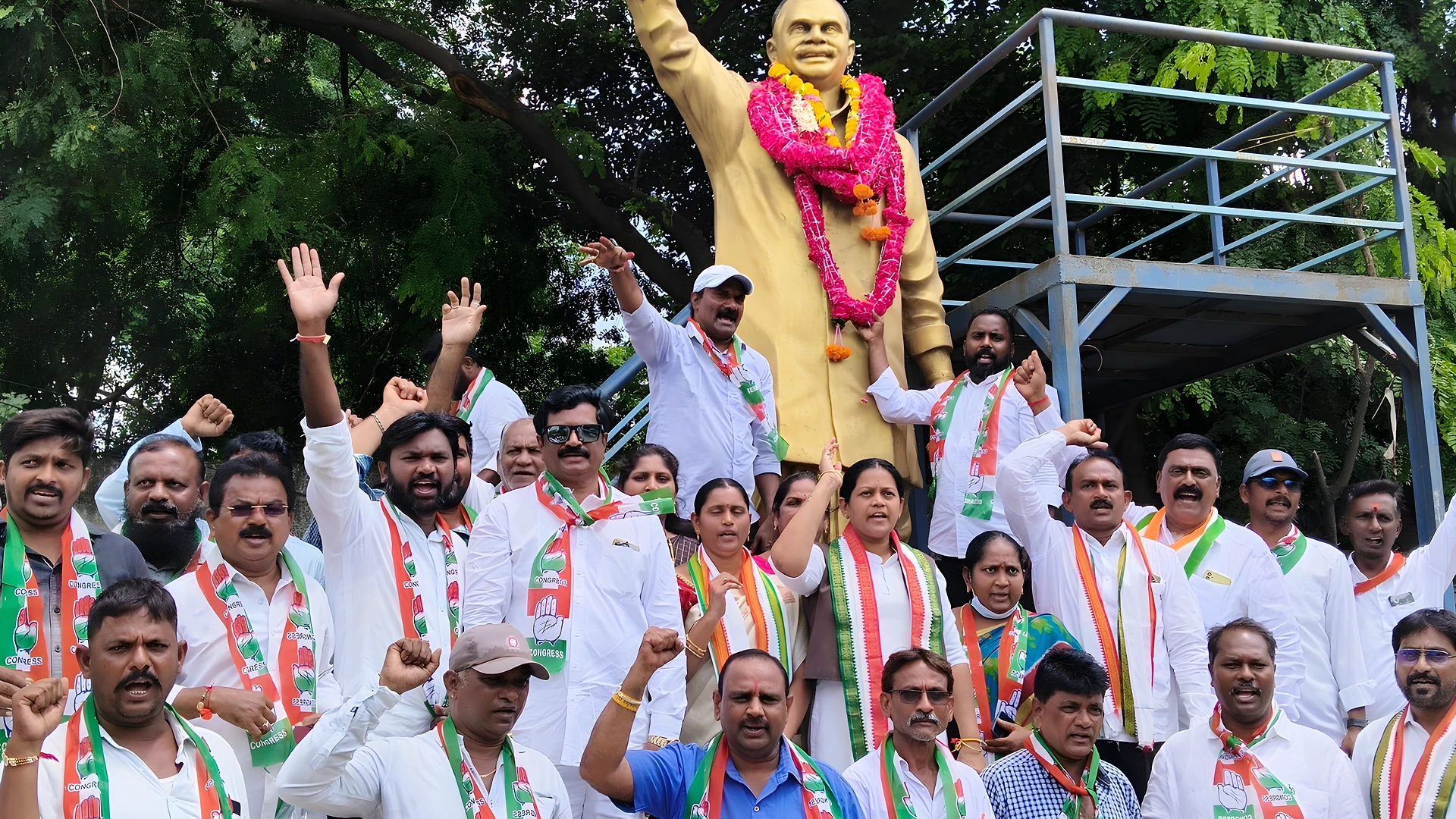 వైఎస్ వర్ధంతి.. కొత్తగూడెంలో కాంగ్రెస్ నివాళులు!