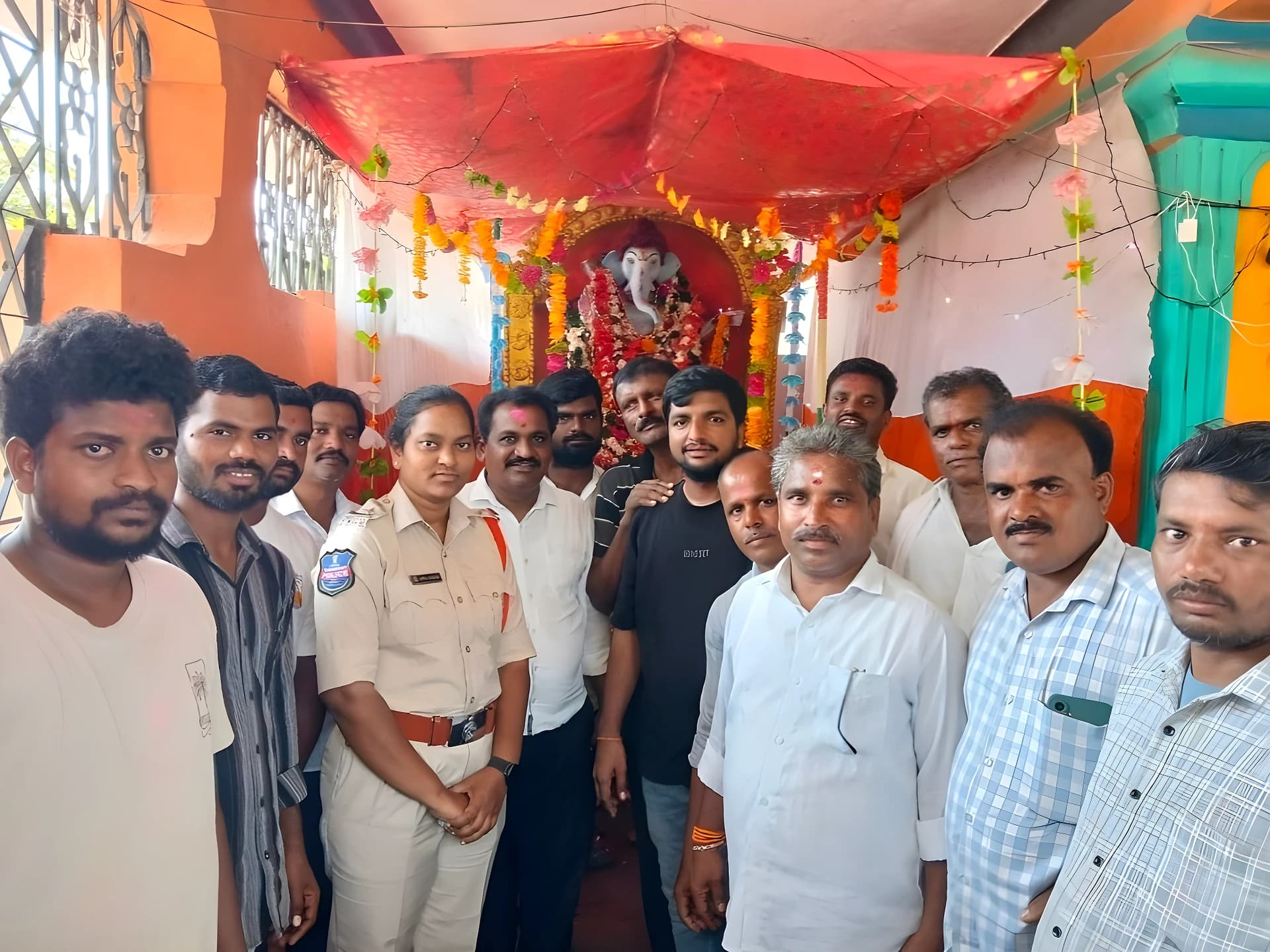 గన్నోర్లో ఒకే మట్టి గణేశ్.. ఐక్యతతో ఉత్సవాలు