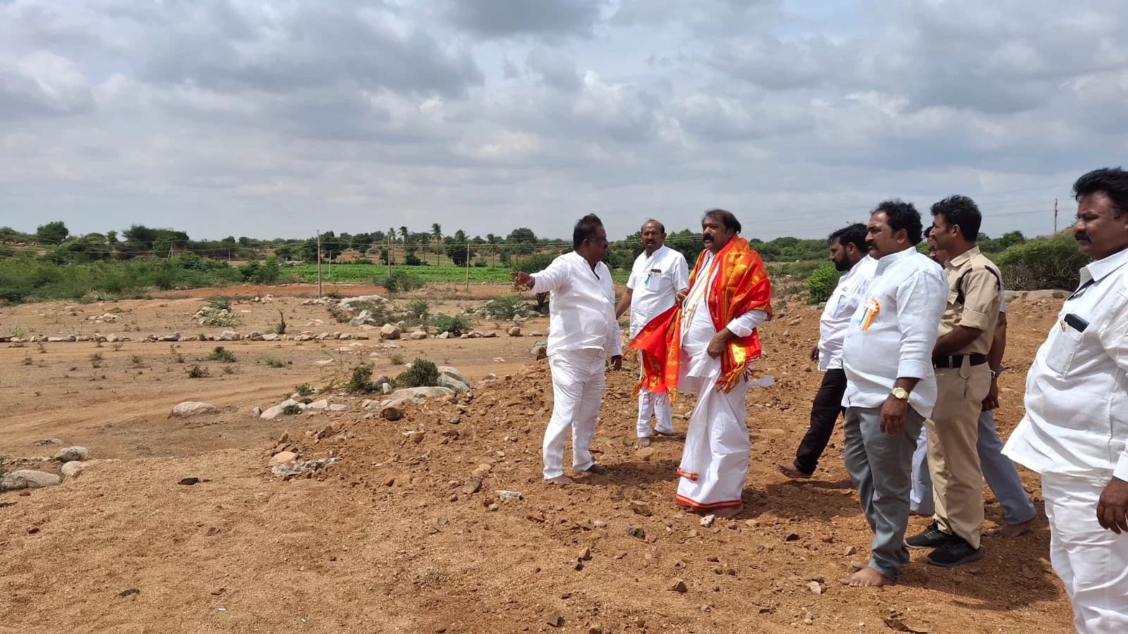 కసాపురం ఆంజనేయ స్వామిని దర్శించుకున్న ఎమ్మెల్యే జయరాం