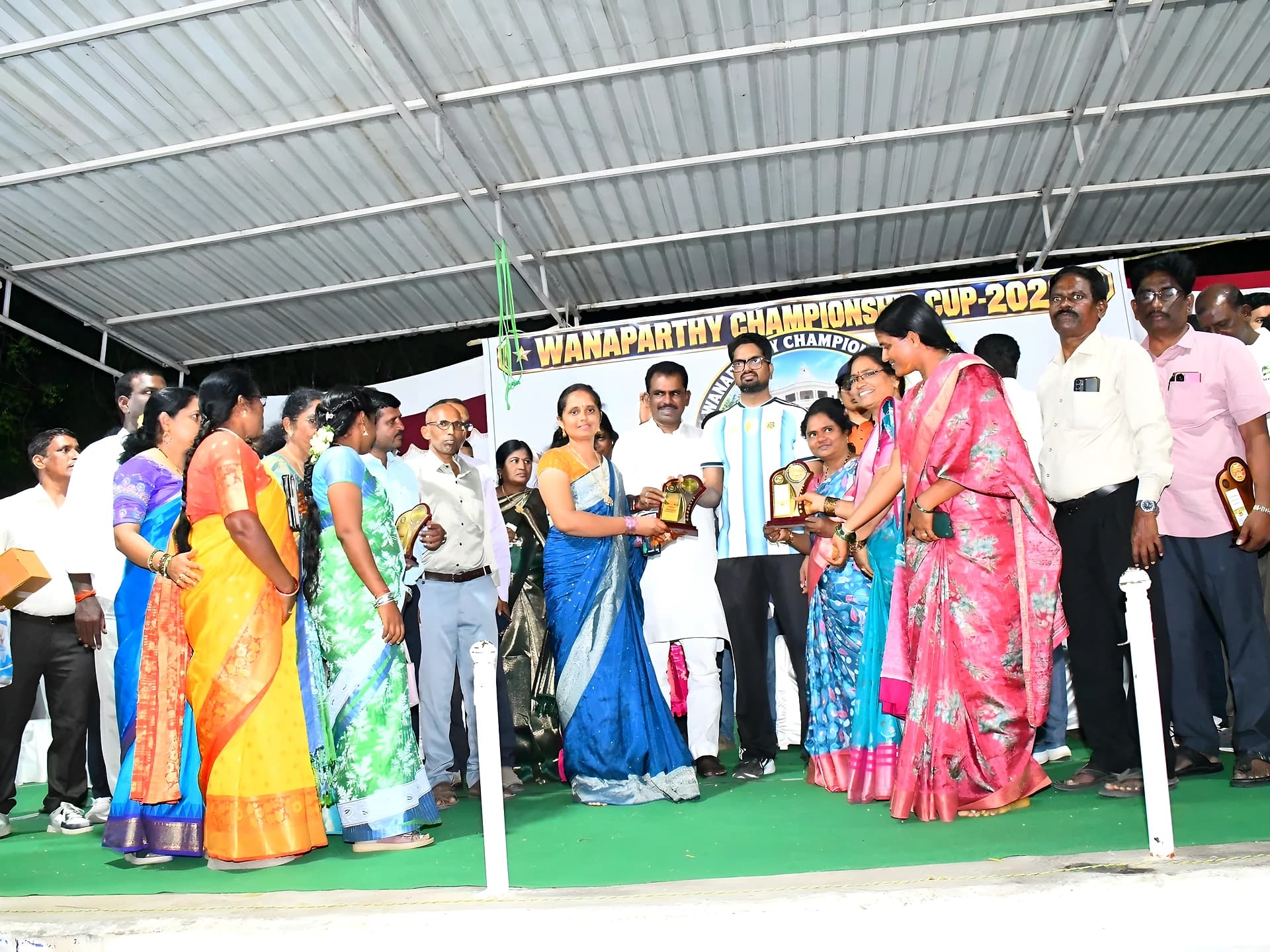 'వనపర్తిని క్రీడా కేంద్రంగా తీర్చిదిద్దుతాం'