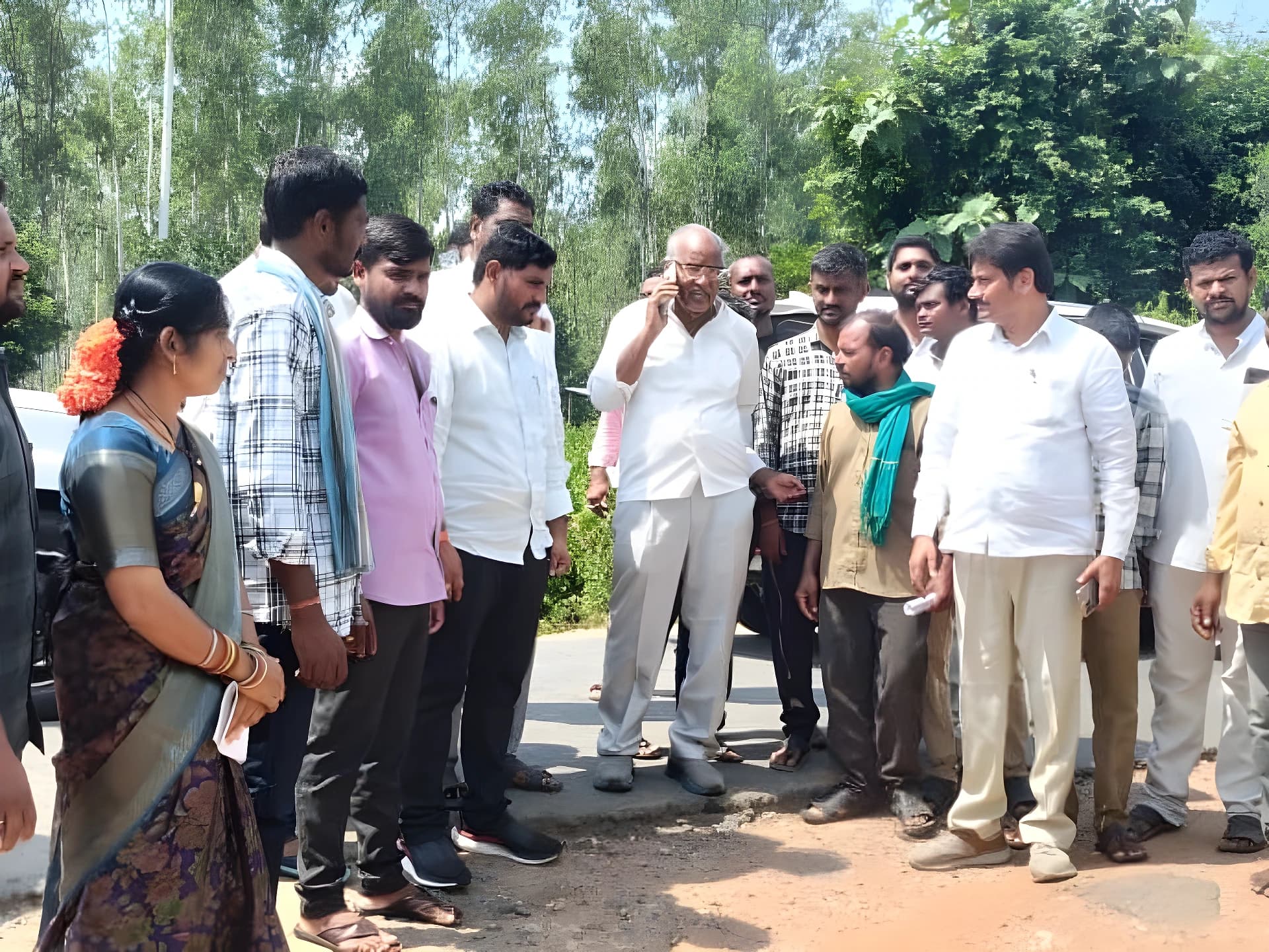 రహదారి నిర్మాణానికి కోటి నిధులు మంజూరు