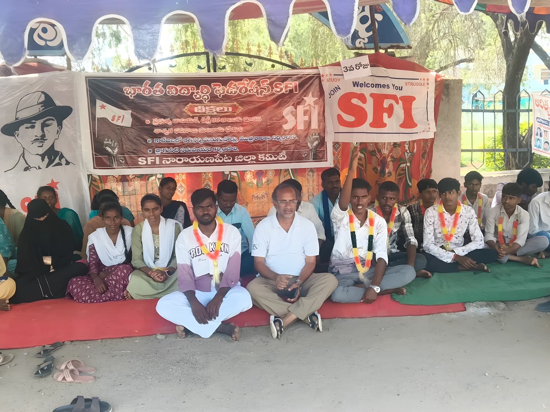 వందేళ్లు పూర్తవుతున్నా.. కాలేజీకి కొత్త భవనం లేదు