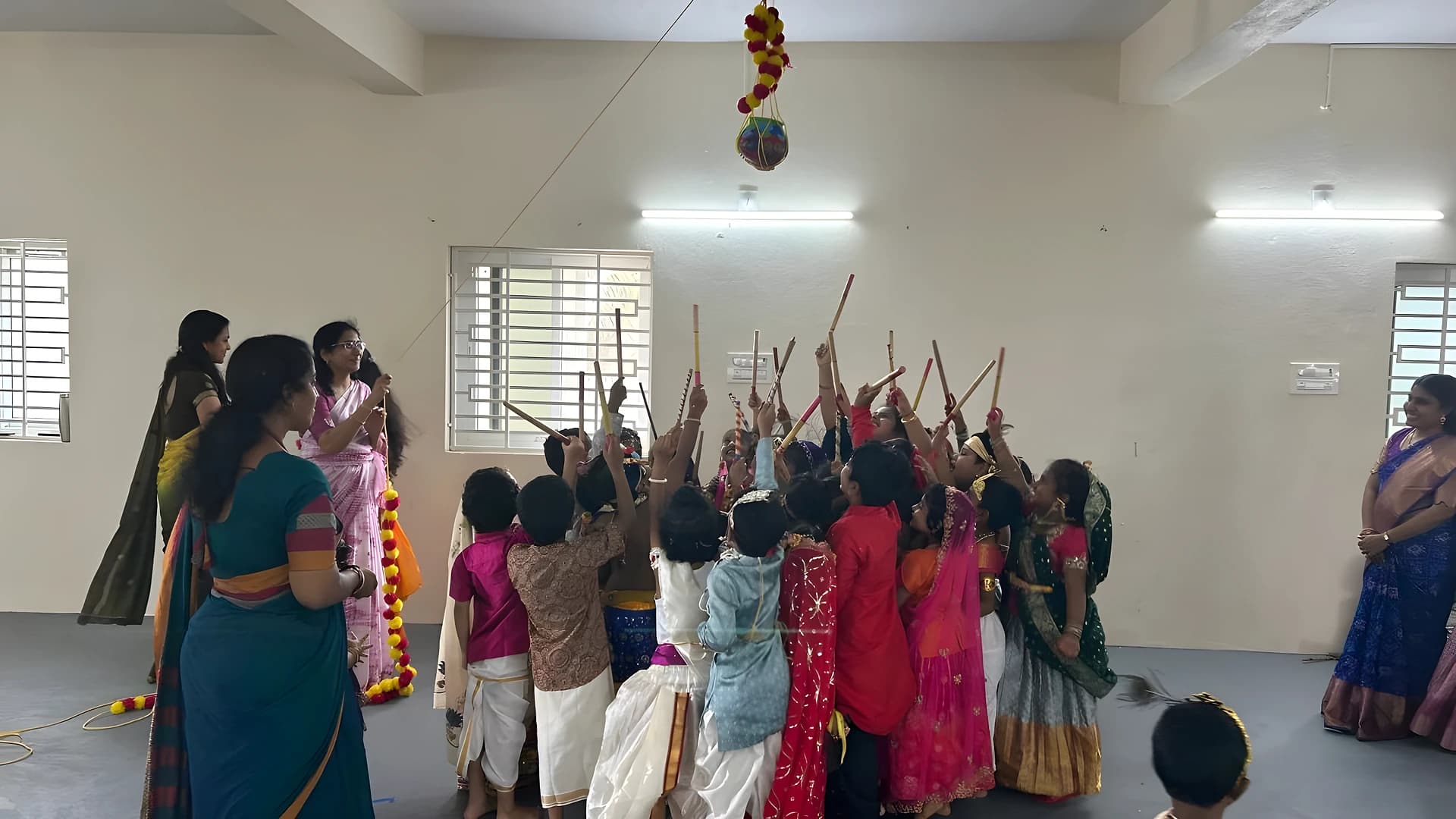 ఆపిల్ స్కూల్లో ఘనంగా జన్మాష్టమి వేడుకలు..!