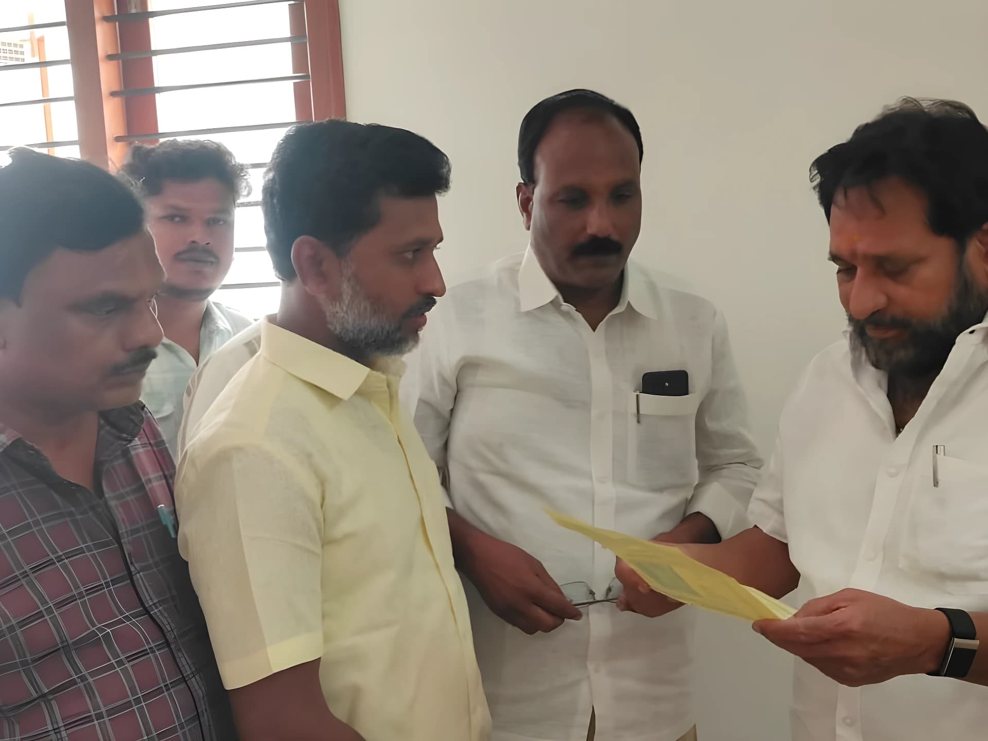 మొగిలేశ్వర స్వామి ఆలయ వేడుకకు MLAకి ఆహ్వానం