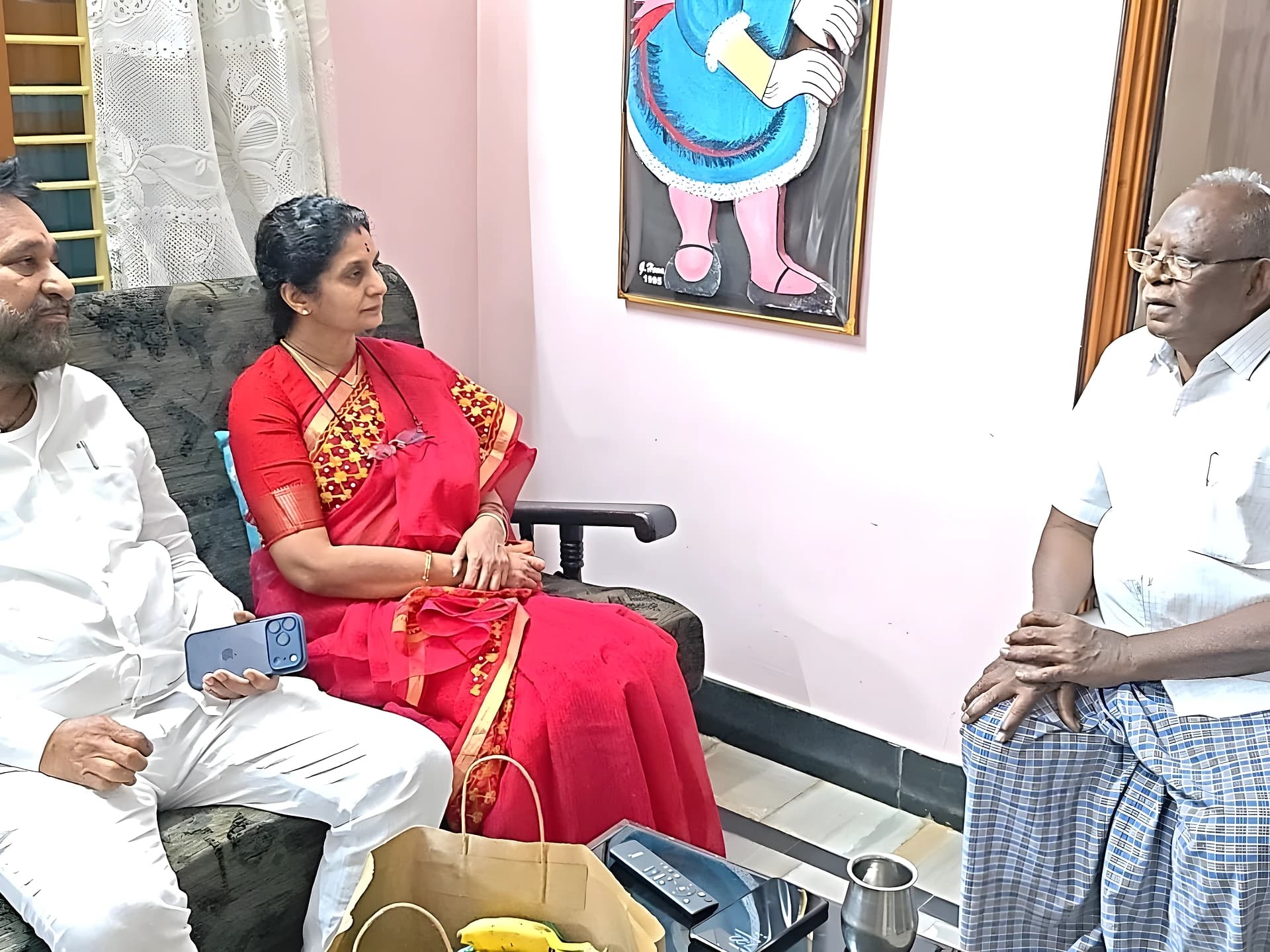 లక్ష్మీనారాయణ శెట్టిని పరామర్శించిన MLA దంపతులు