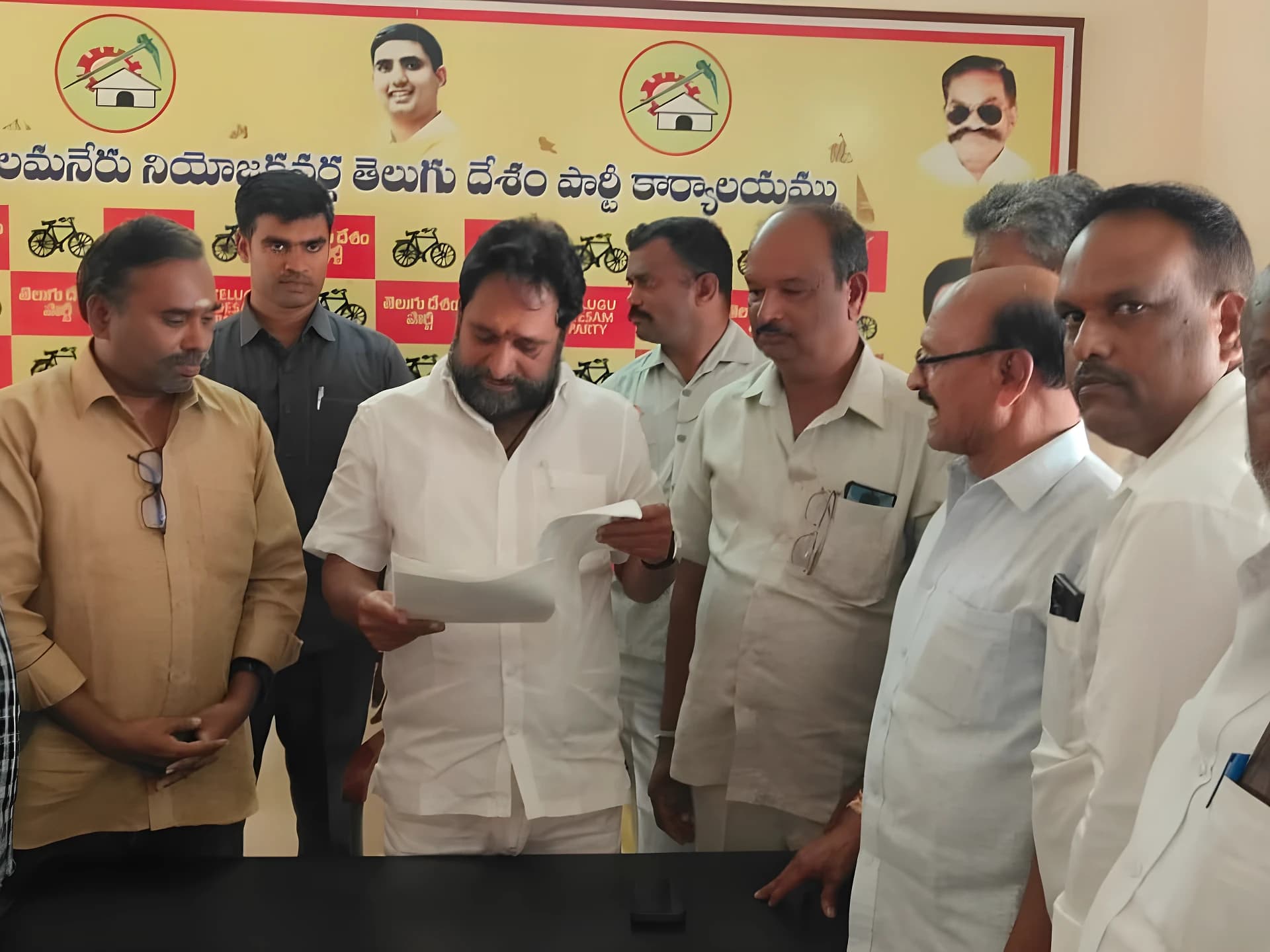 సిసి రోడ్లు వేసినందుకు థ్యాంక్స్..