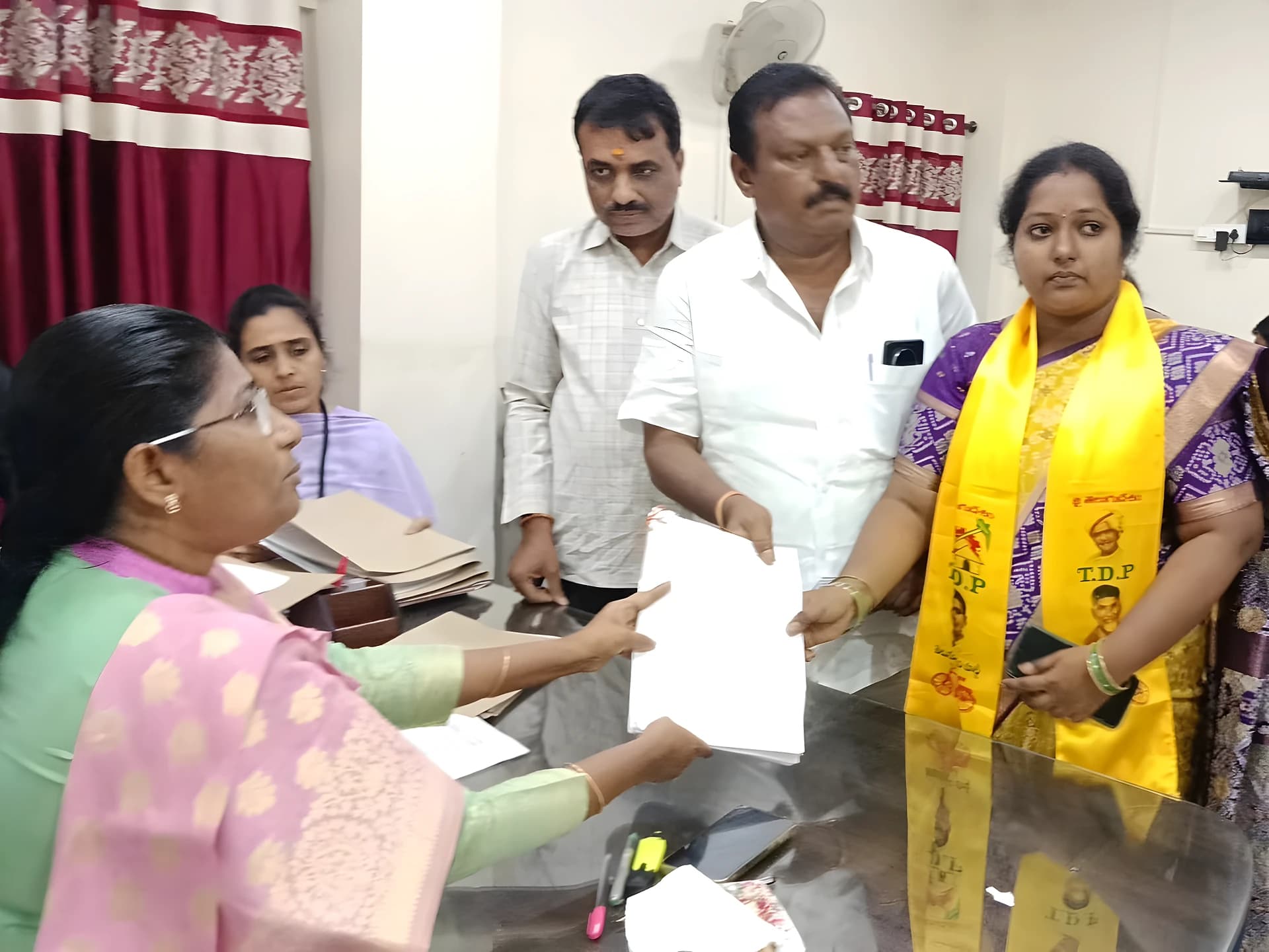 36 వార్డులకు 157 నామినేషన్లు దాఖలు