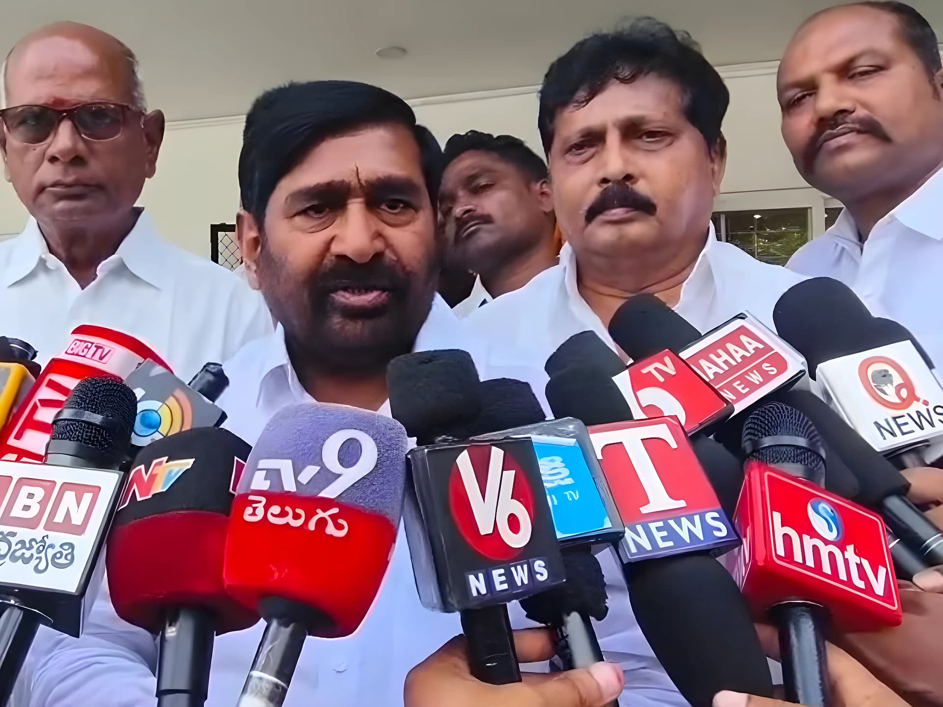 తెలంగాణ నీళ్లతోనే ఆంధ్రా లబ్ధి పొందుతోంది