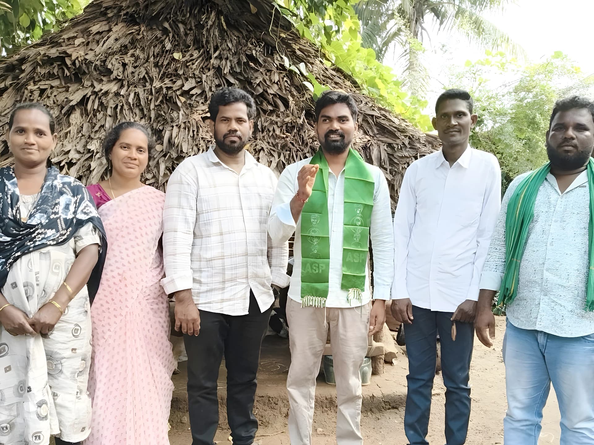 ఆదివాసీలపై దాడులు చేస్తే ఊరుకునేది లేదు