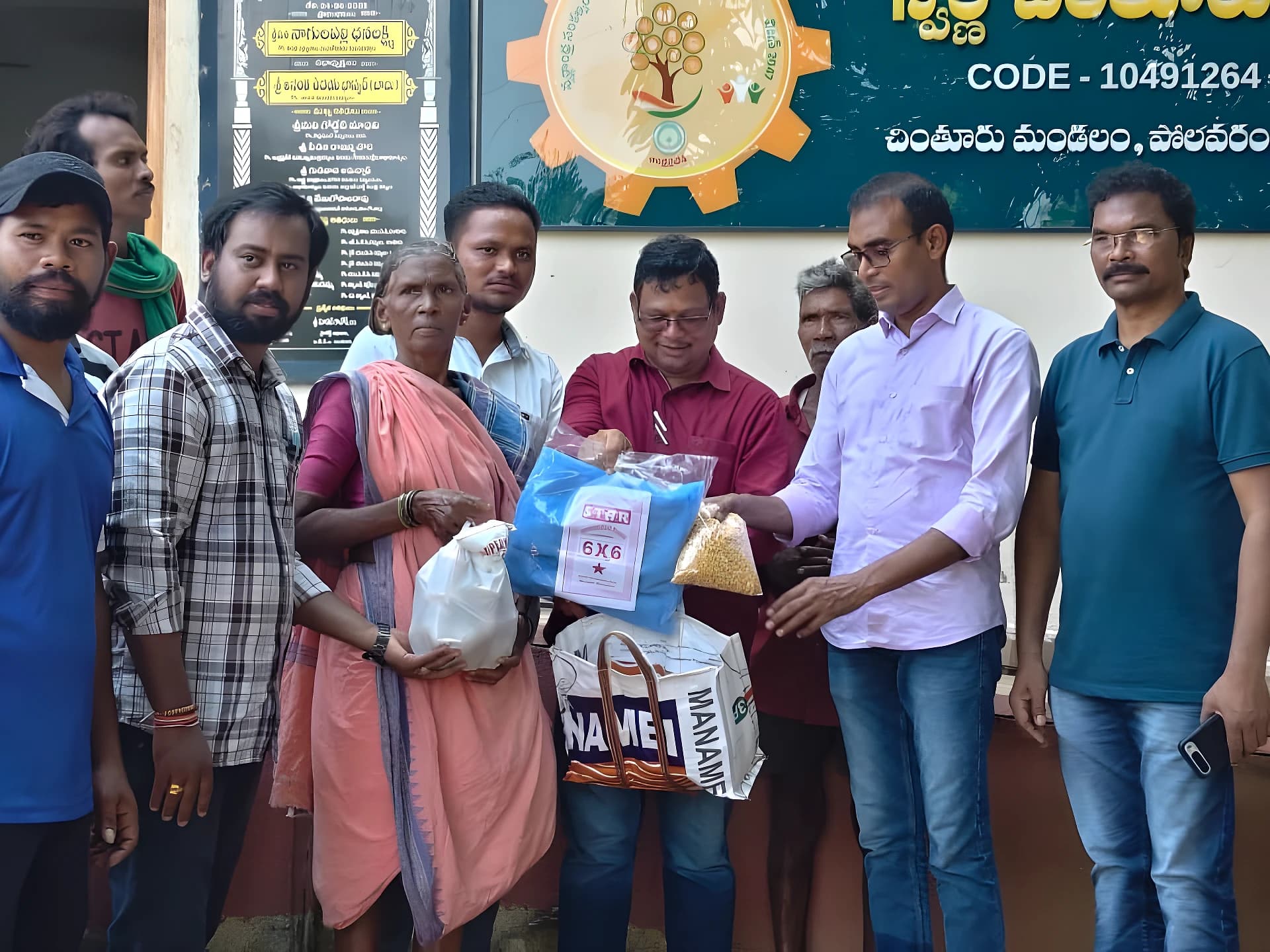 కల్లేరులో వరద బాధితులకు భరోసా