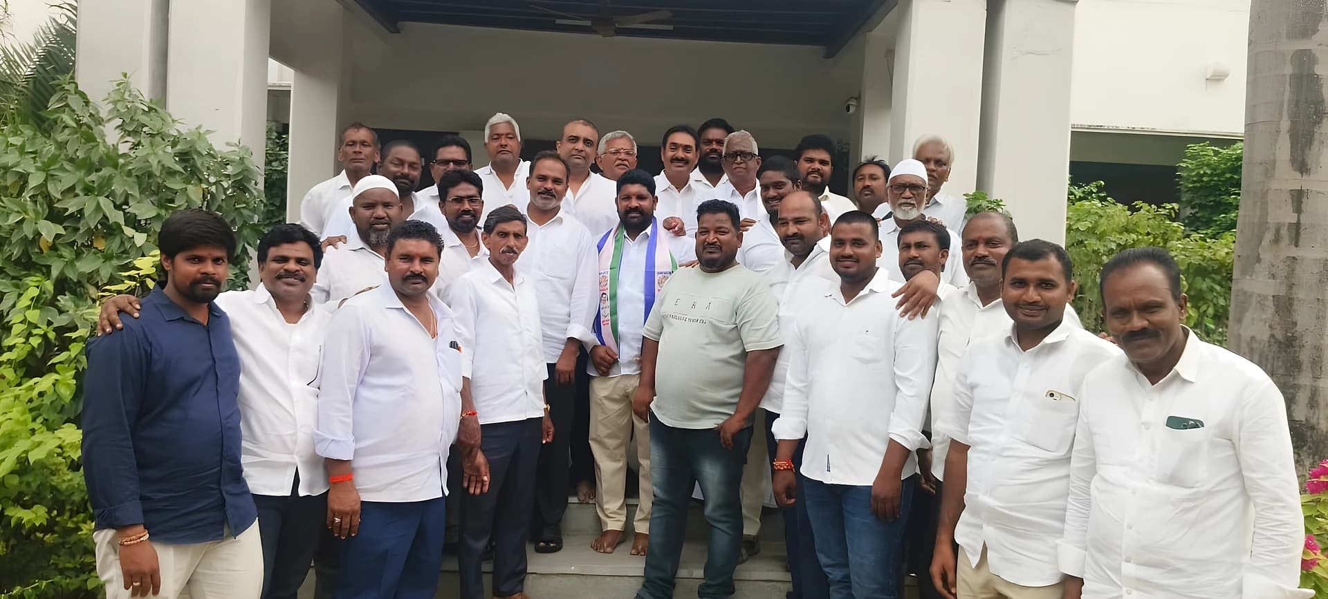దాచేపల్లిలో టీడీపీకి బిగ్ షాక్.. వైసీపీలోకి కీలక నేత