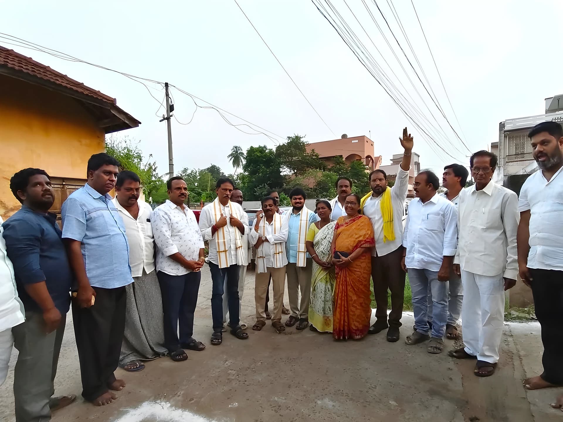 రూ.15.27 లక్షలతో రోడ్లు, డ్రైన్లకు శంకుస్థాపన