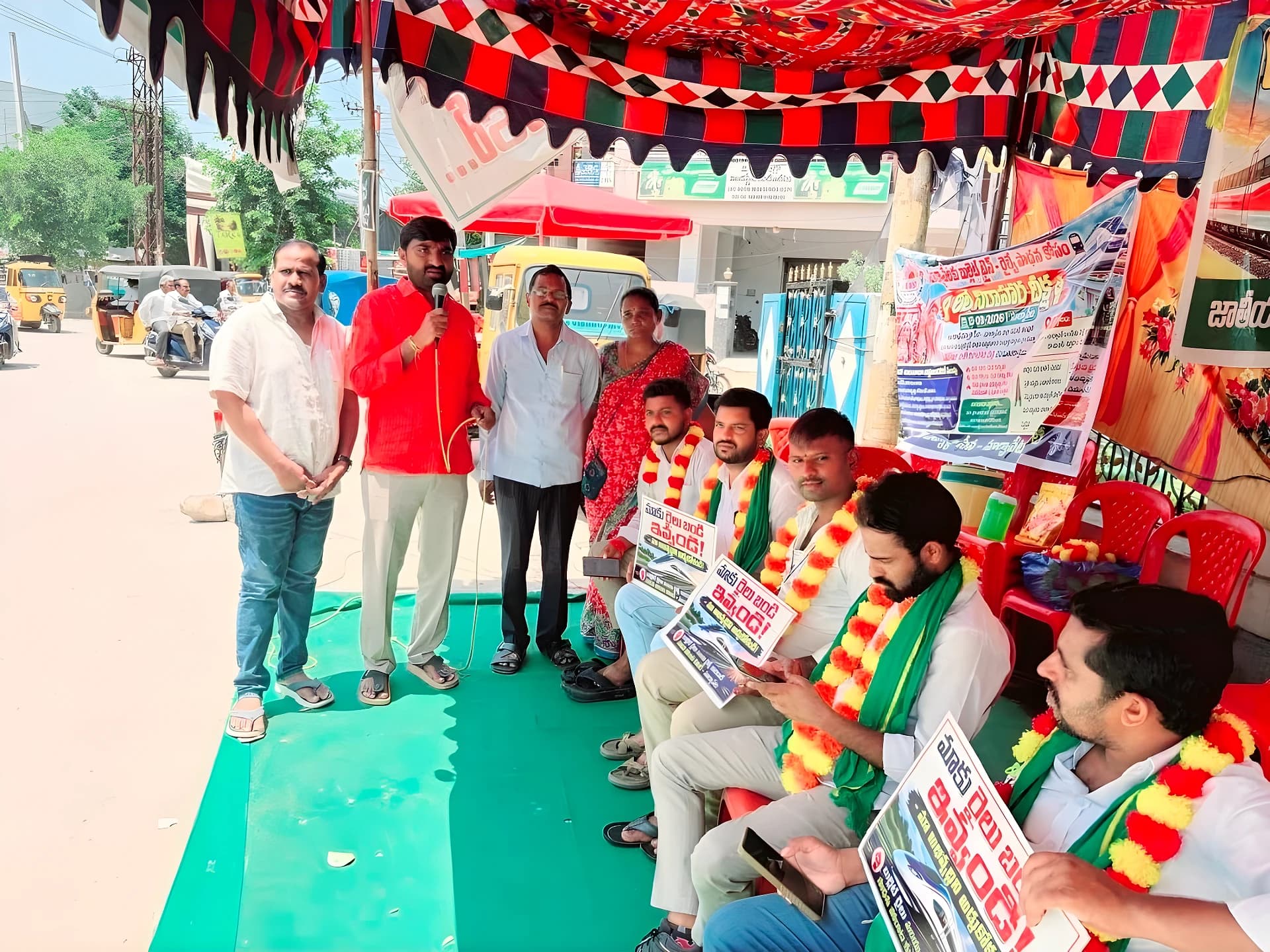 సూర్యాపేటలో బుల్లెట్ ట్రైన్ కారిడార్ సాధన దీక్షలు