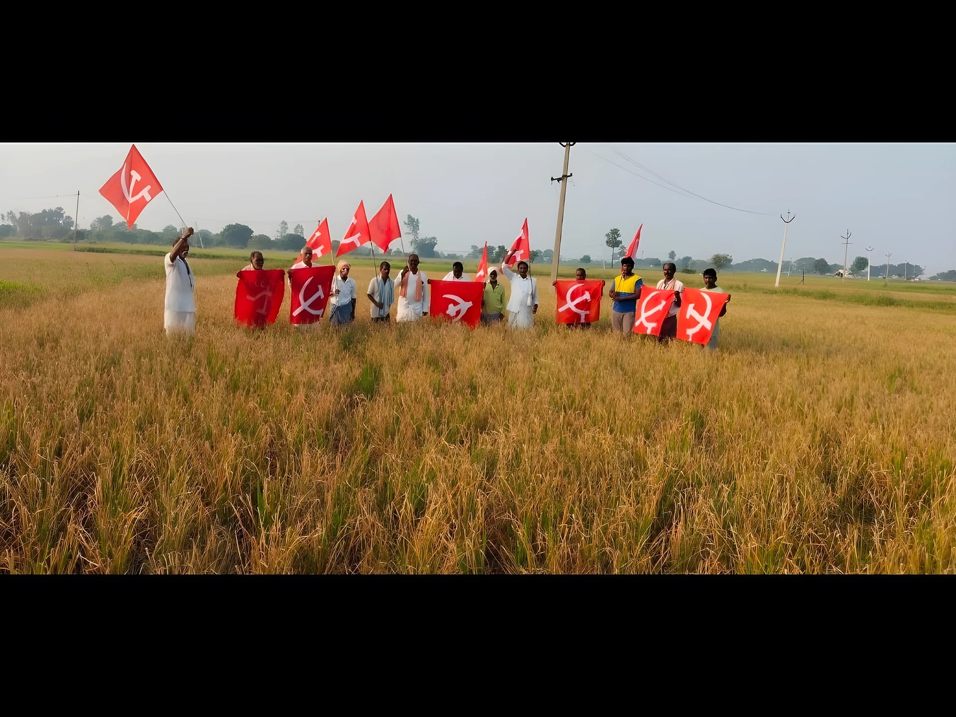 పంట నష్టపోయిన రైతులను ఆదుకోవాలి