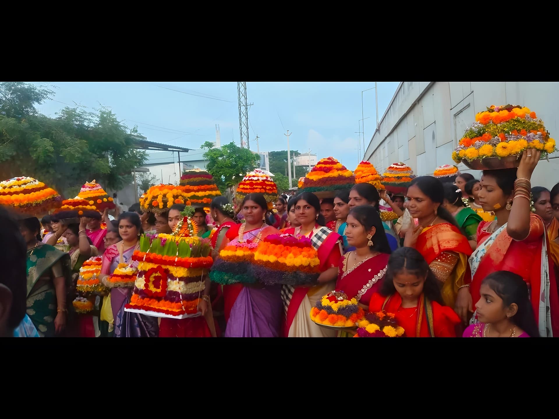 చందుపట్లలో సద్దుల బతుకమ్మ సంబరాలు