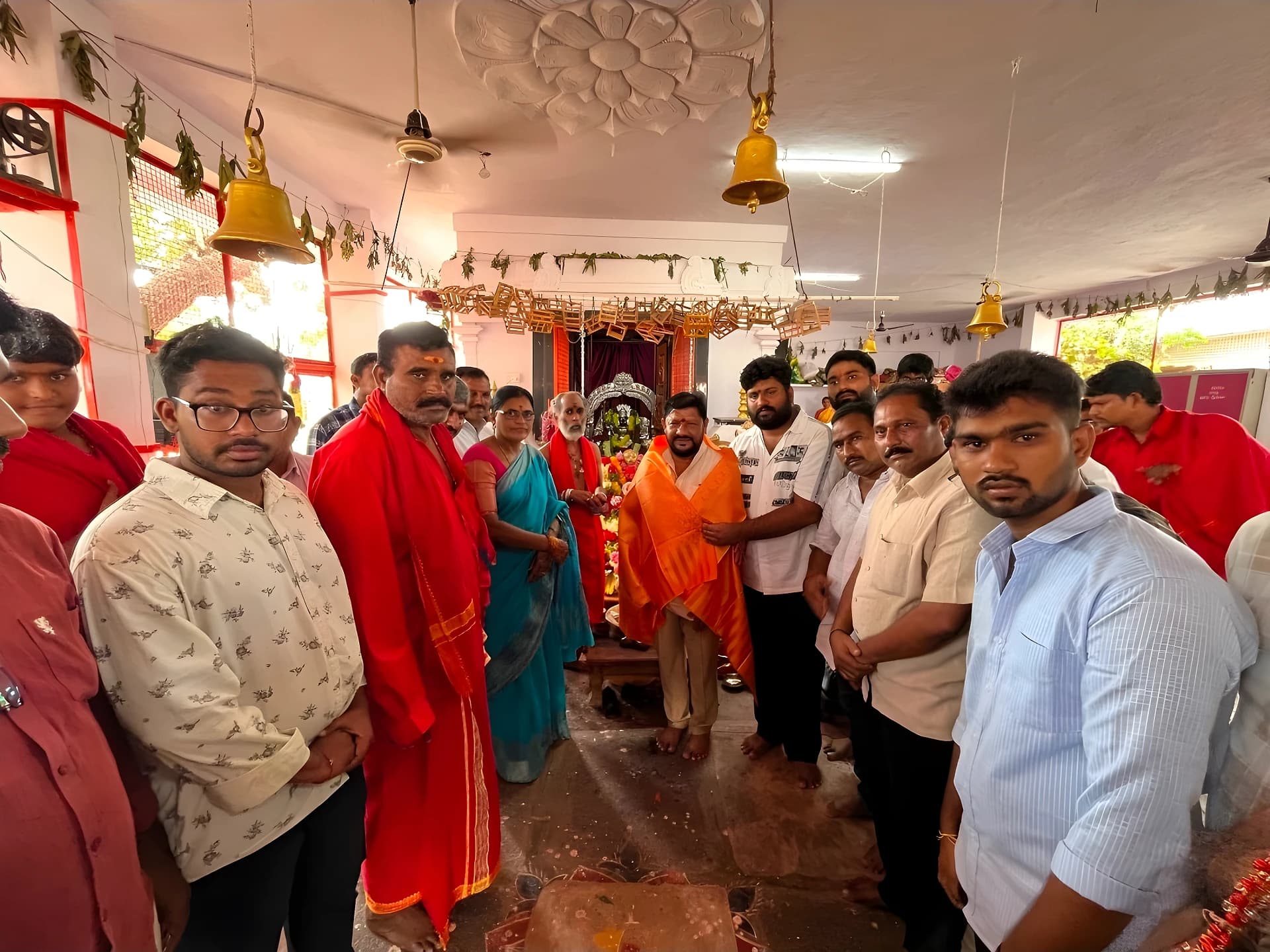 లింగాల కనకదుర్గ ఆలయంలో ప్రత్యేక పూజలు