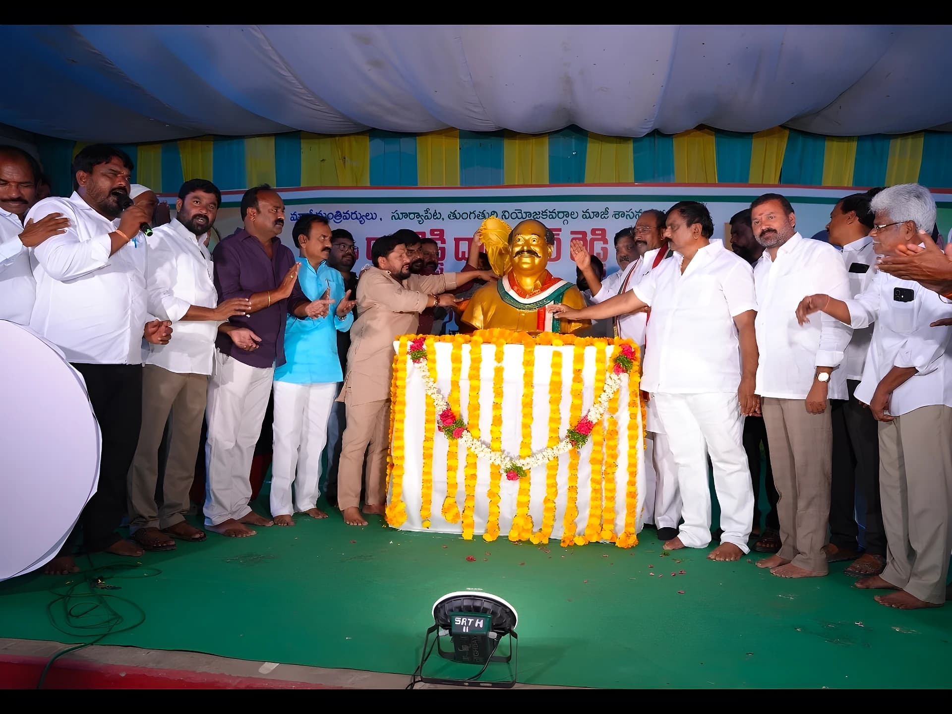 సూర్యాపేటలో రాంరెడ్డి దామోదర్ రెడ్డి విగ్రహావిష్కరణ